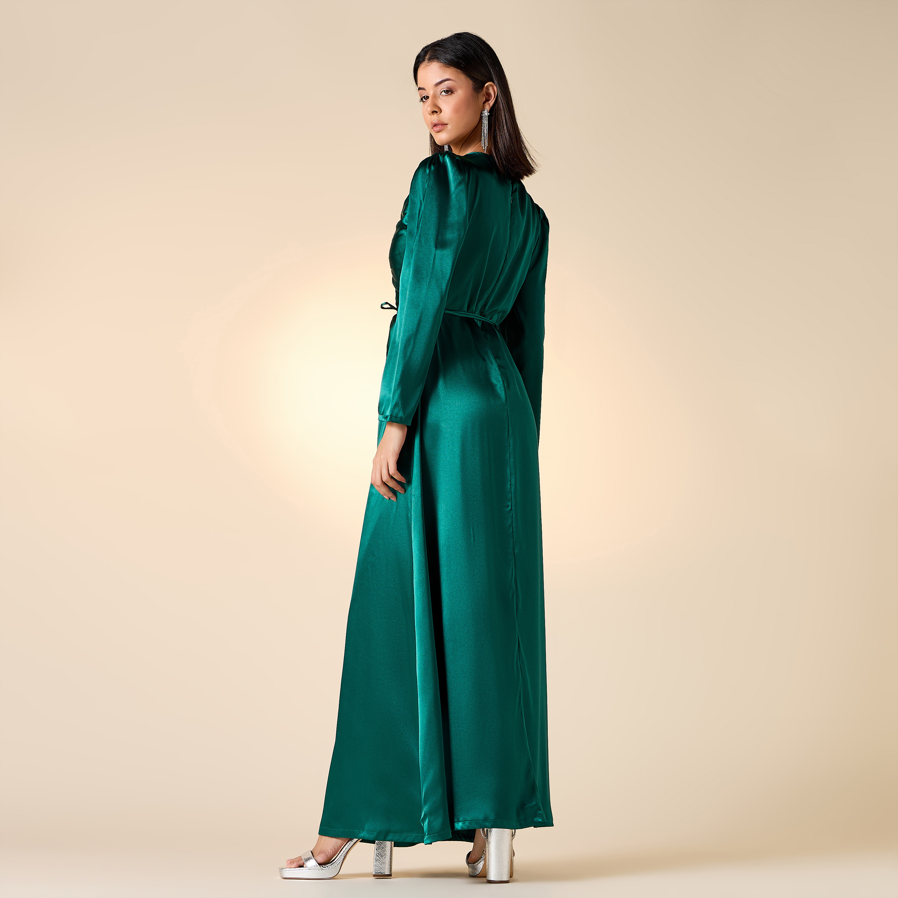 فستان بتفاصيل كشكش وحزام رباط وأكمام طويلة من جولدن أبل-women-clothing-dresses-image-14