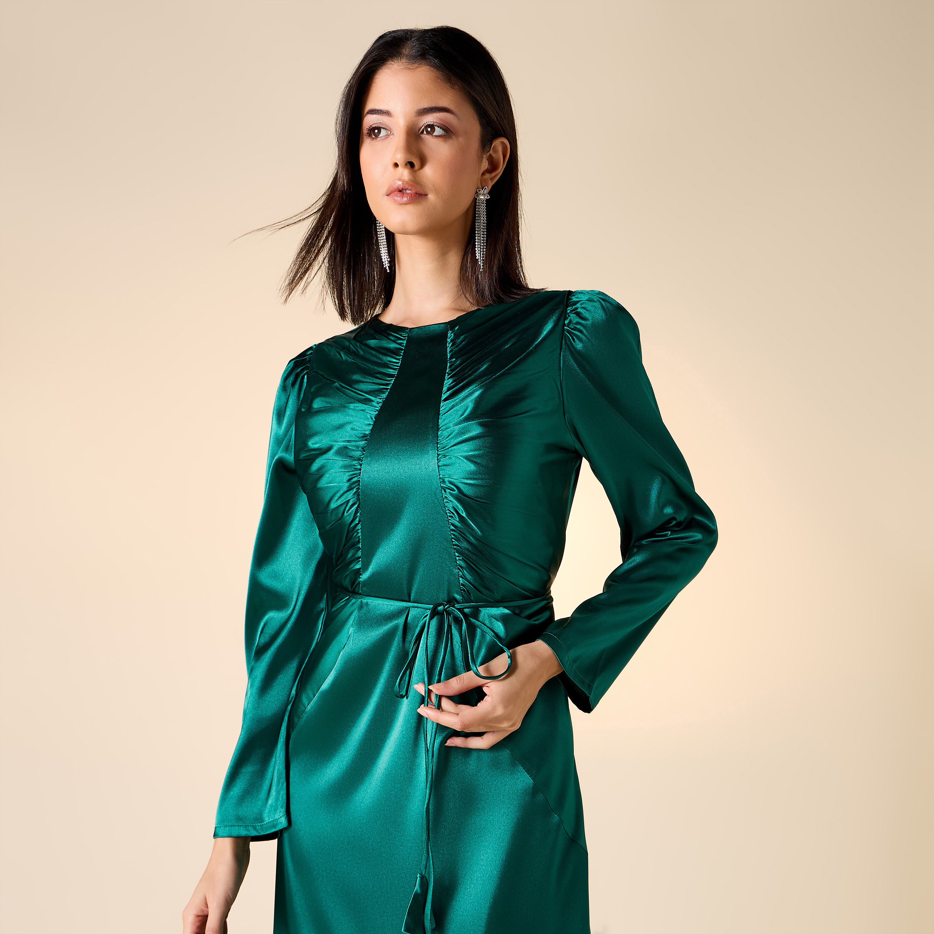 فستان بتفاصيل كشكش وحزام رباط وأكمام طويلة من جولدن أبل-women-clothing-dresses-image-15