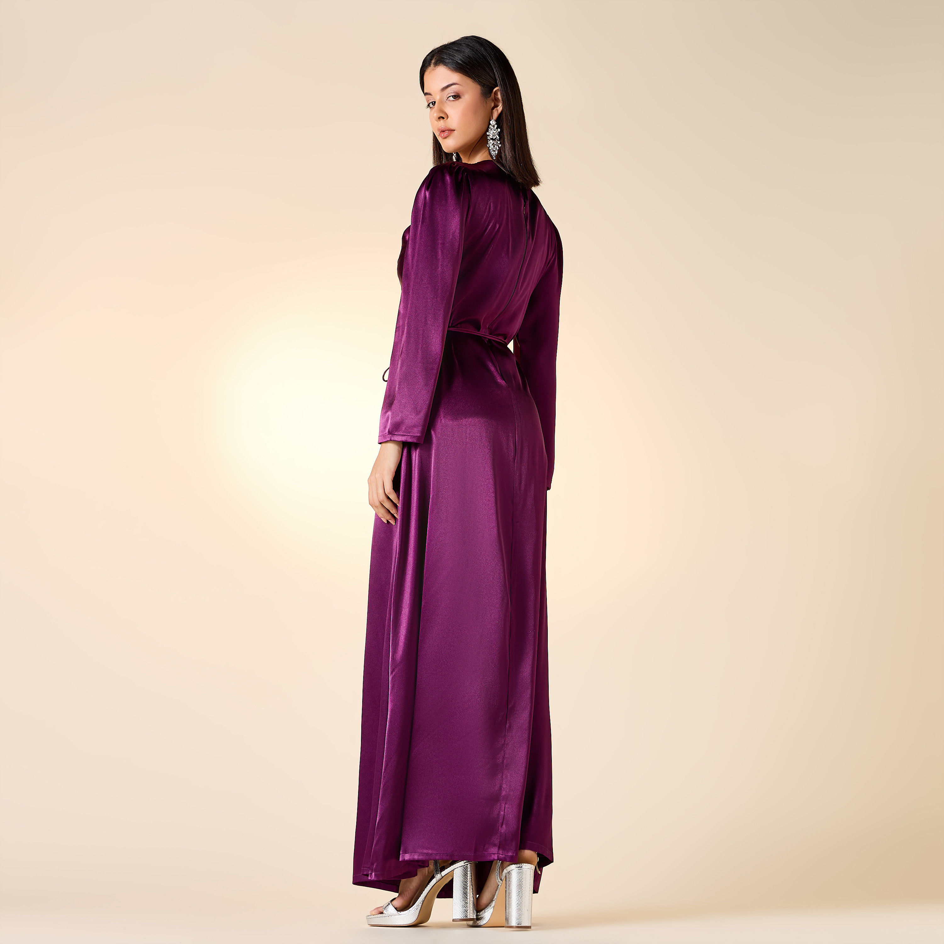 فستان بتفاصيل كشكش وحزام رباط وأكمام طويلة من جولدن أبل-women-clothing-dresses-image-9