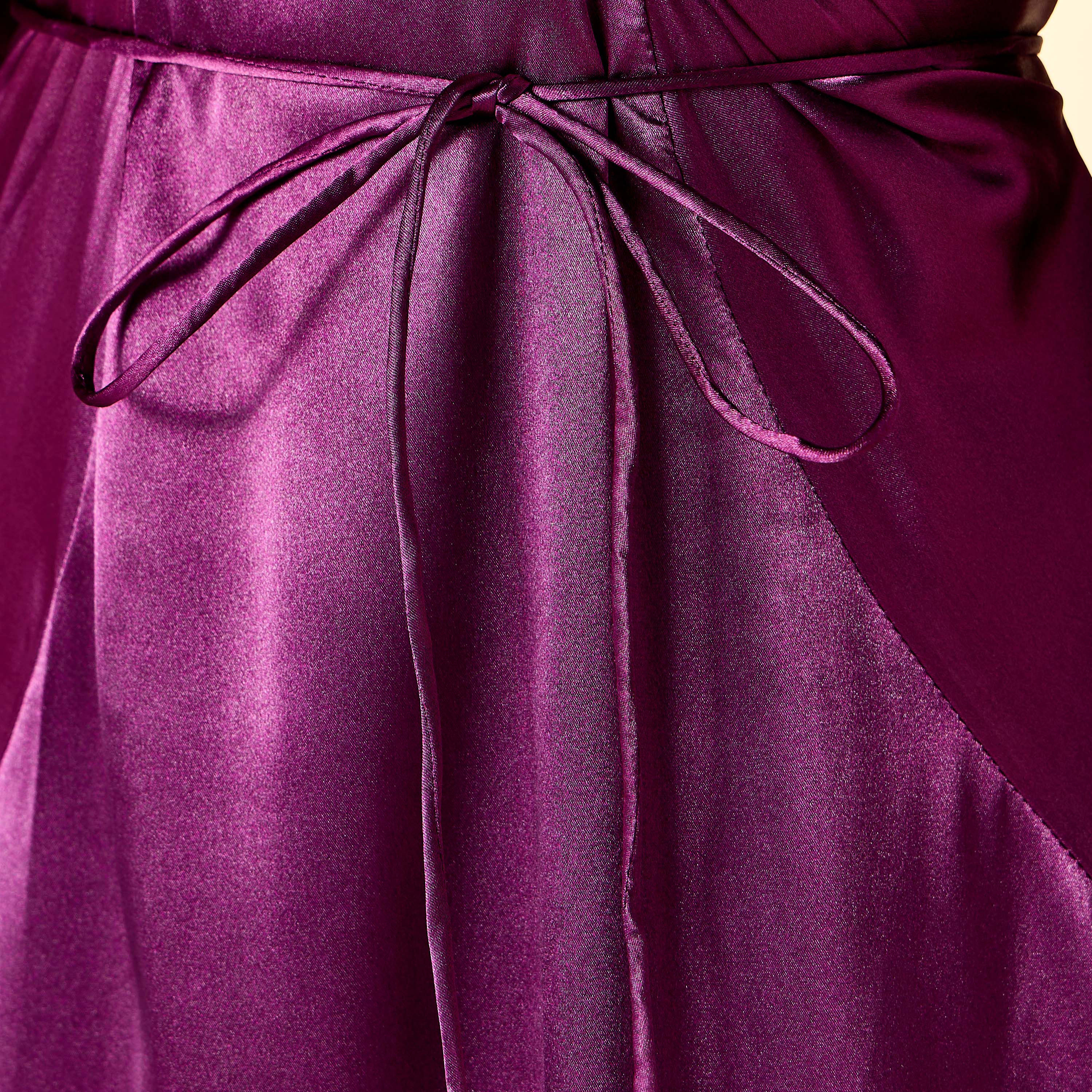 فستان بتفاصيل كشكش وحزام رباط وأكمام طويلة من جولدن أبل-women-clothing-dresses-image-11