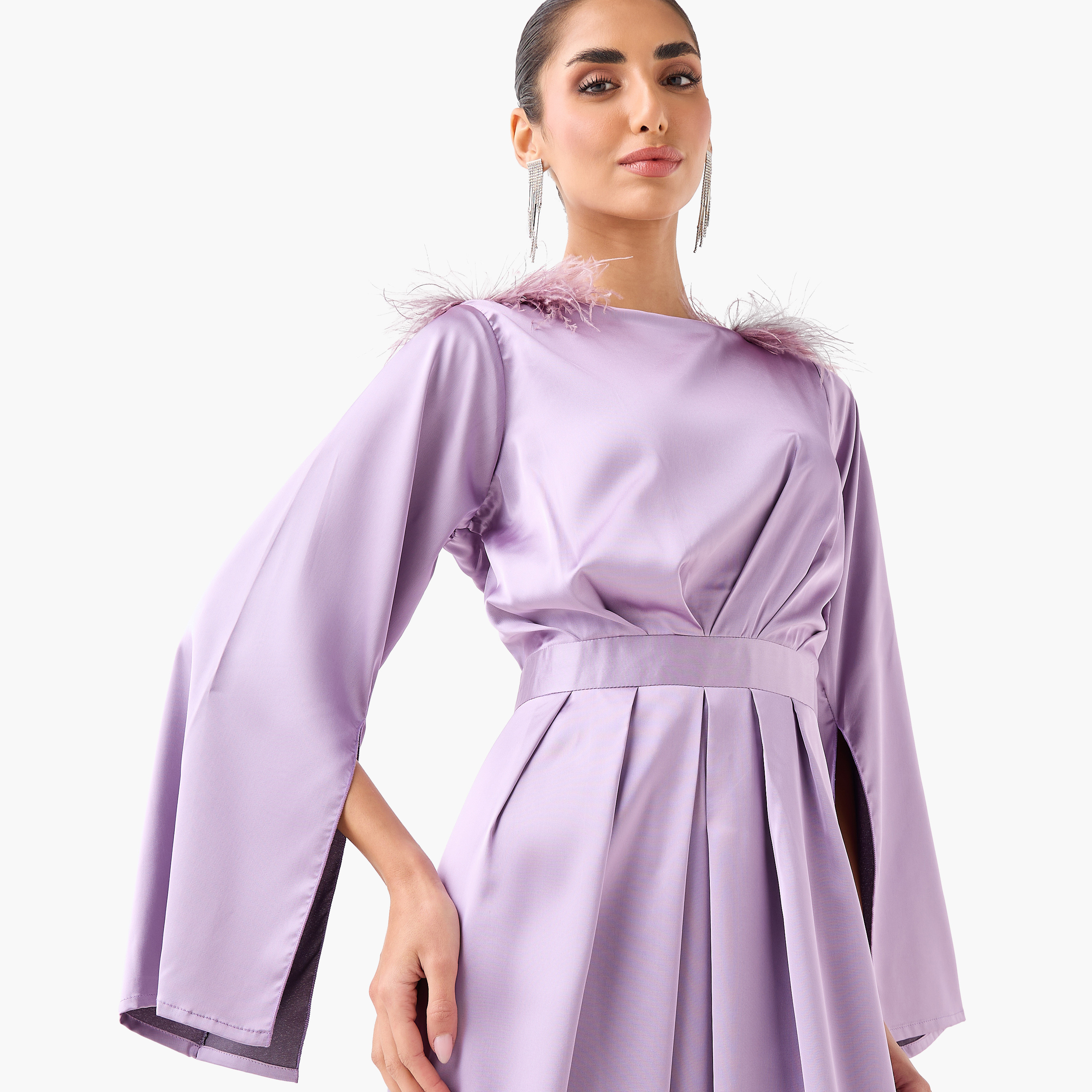 فستان سهرة ماكسي "بلاتيد" بكسرات وأكمام واسعة وتفاصيل ريش لون لافندر من غولدن أبل-women-clothing-dresses-image-5