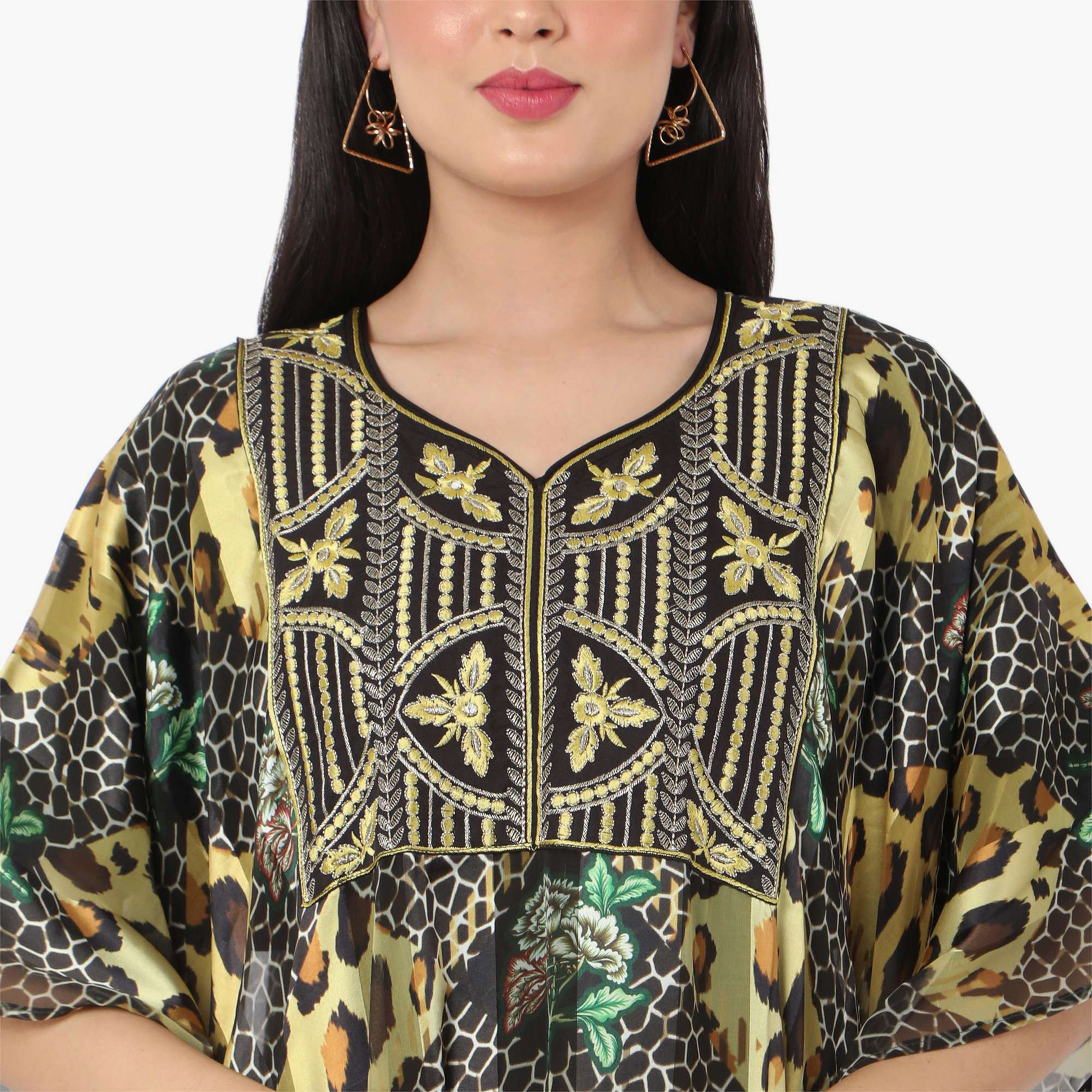 قفطان احتفالي نسائي مطبوع مطرز وتفاصيل عقدة عند الرقبة وأكمام واسعة من هانا آند سارة-women-arabicclothing-jalabiyas-image-7