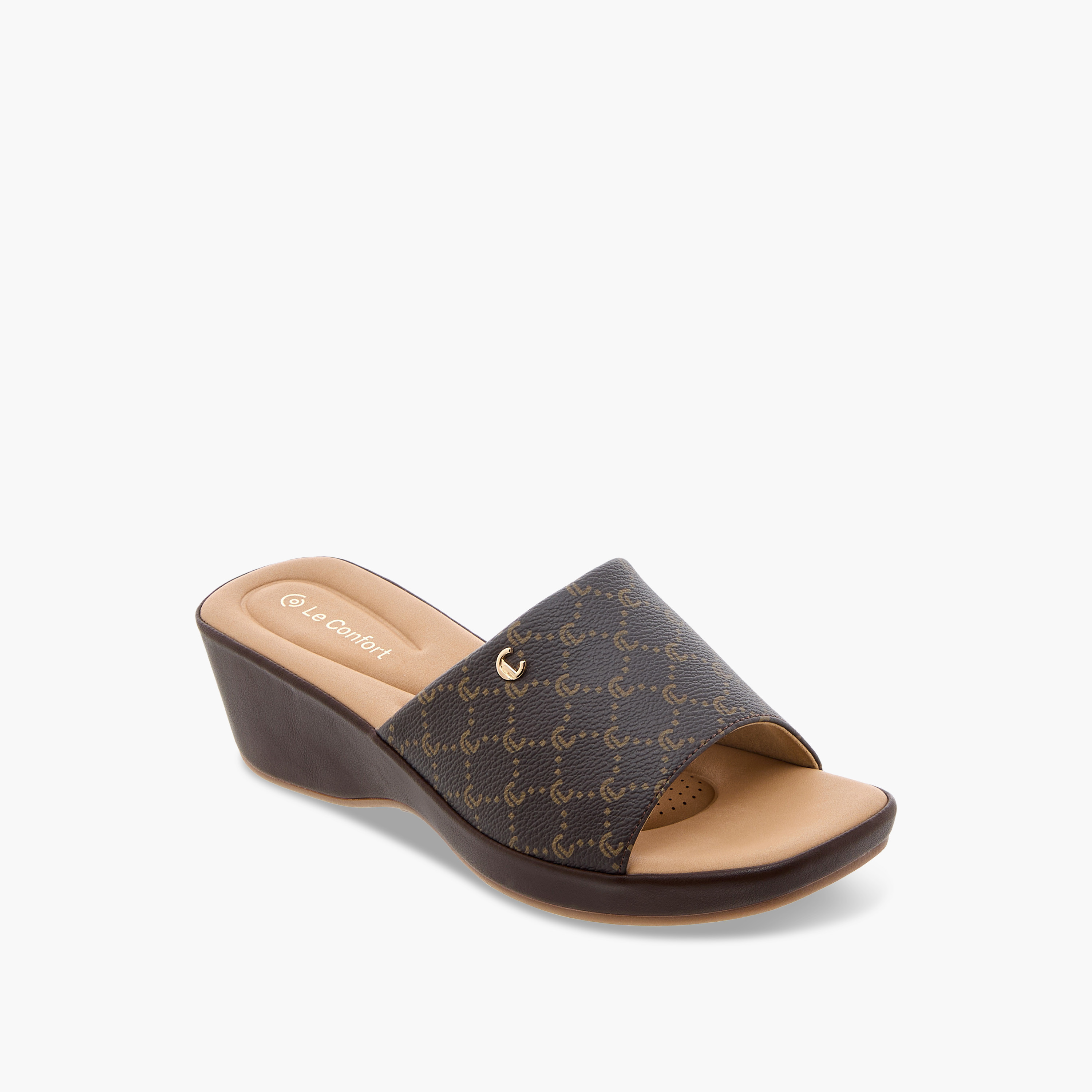 صندل سهل الارتداء بتصميم مونوجرام وكعب ويدج من لو كونفورت-women-shoes-sandals-heeled-image-2