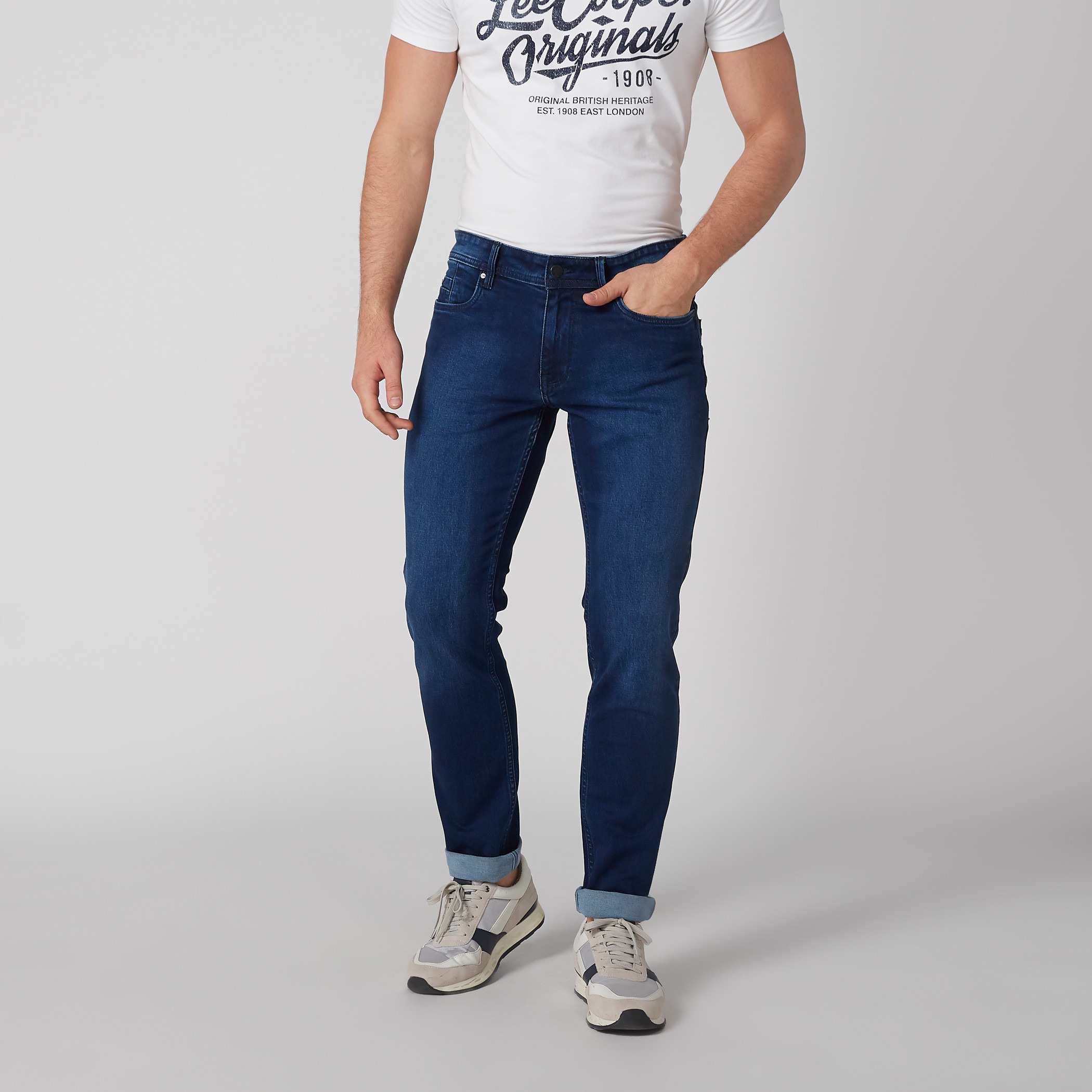 Low-Rise Jeans in Skinny Fit with Pocket Detail-men-clothing-bottoms-jeans-image-8