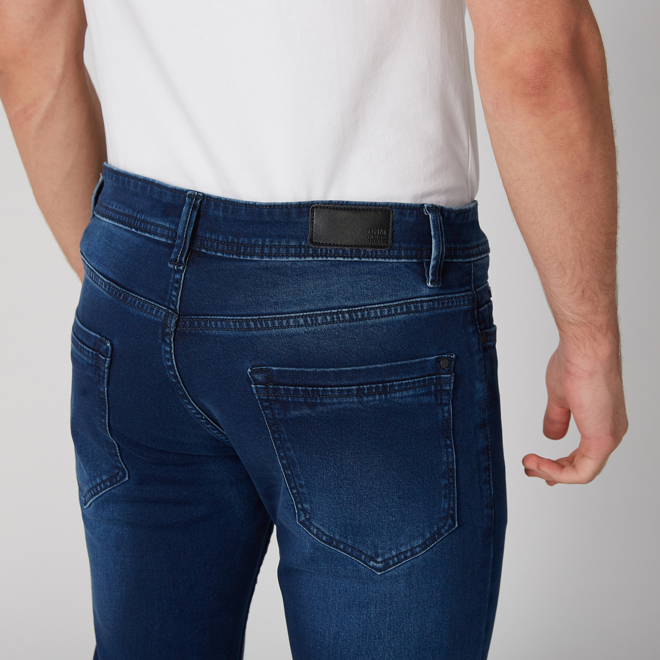 Low-Rise Jeans in Skinny Fit with Pocket Detail-men-clothing-bottoms-jeans-image-9