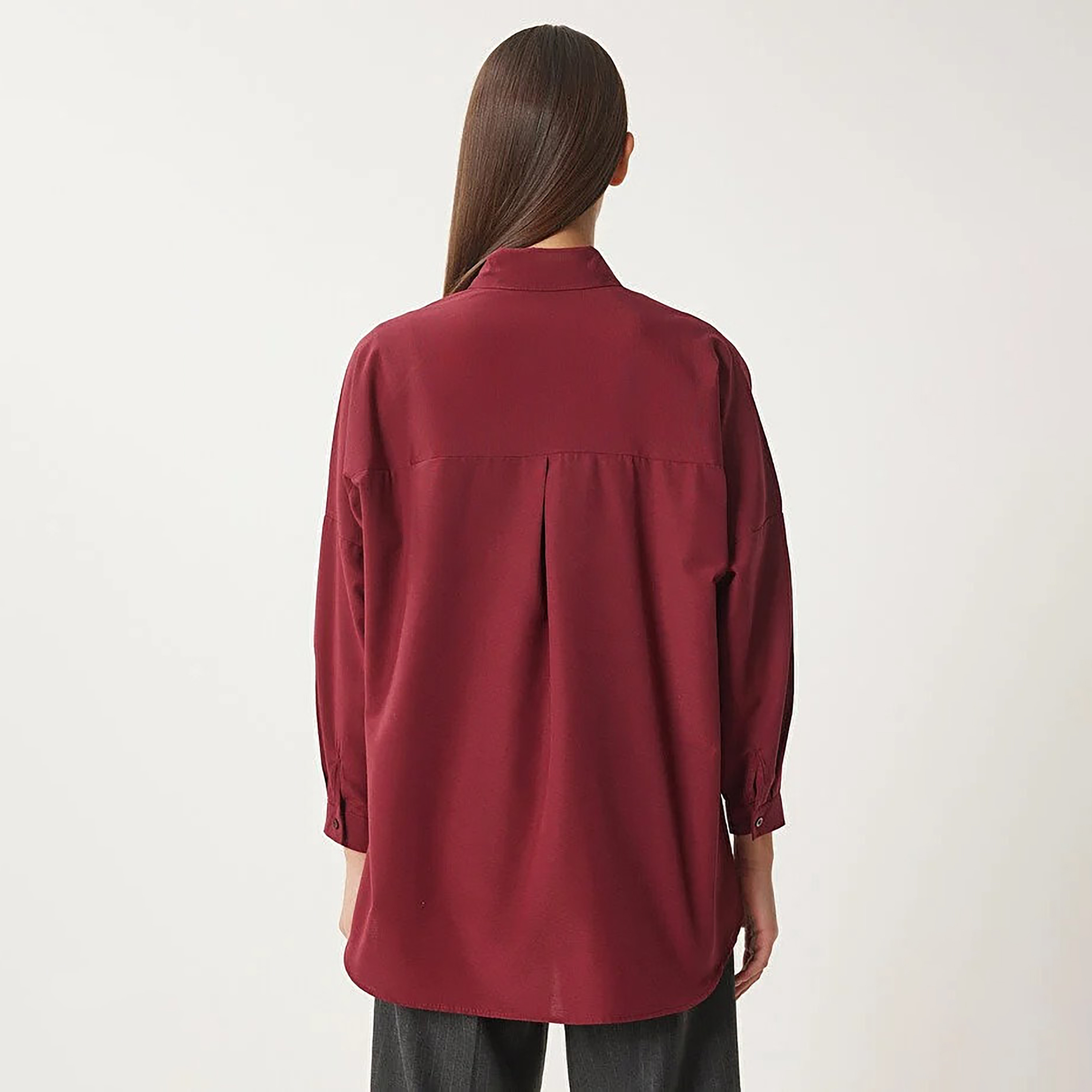قميص نسائي بياقة "سبريد" وأكمام "دروب شولدر" - أحمر من بيغ دارت-women-clothing-shirtsandblouses-shirts-image-3