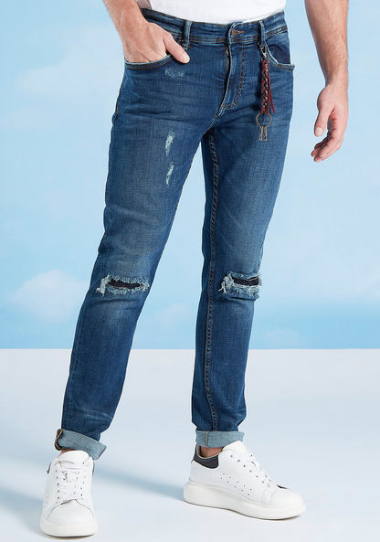Slim Fit Full Length Distressed Low-Rise Jeans with Pocket Detail