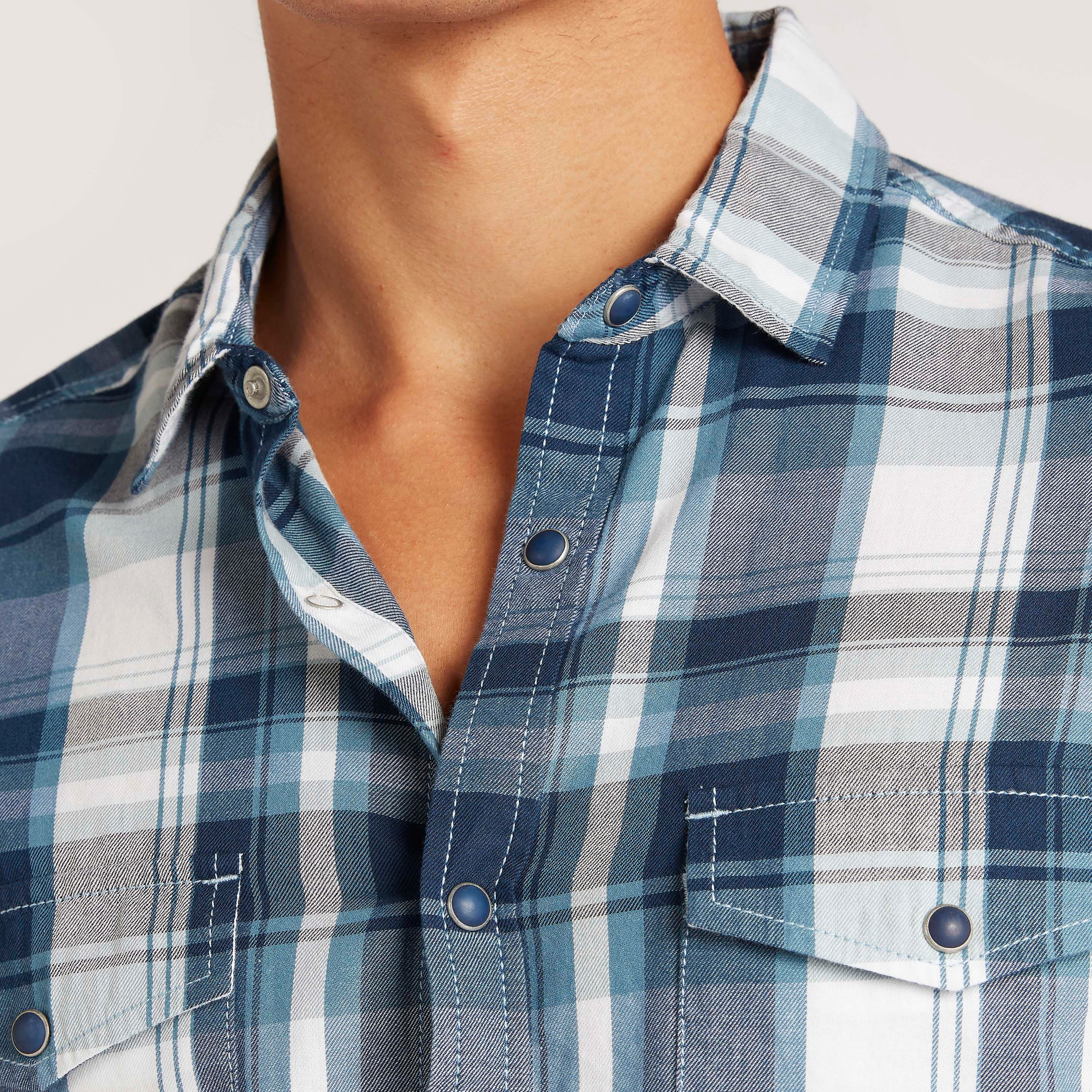 قميص بطبعات كاروهات وأكمام طويلة-men-clothing-shirts-image-3