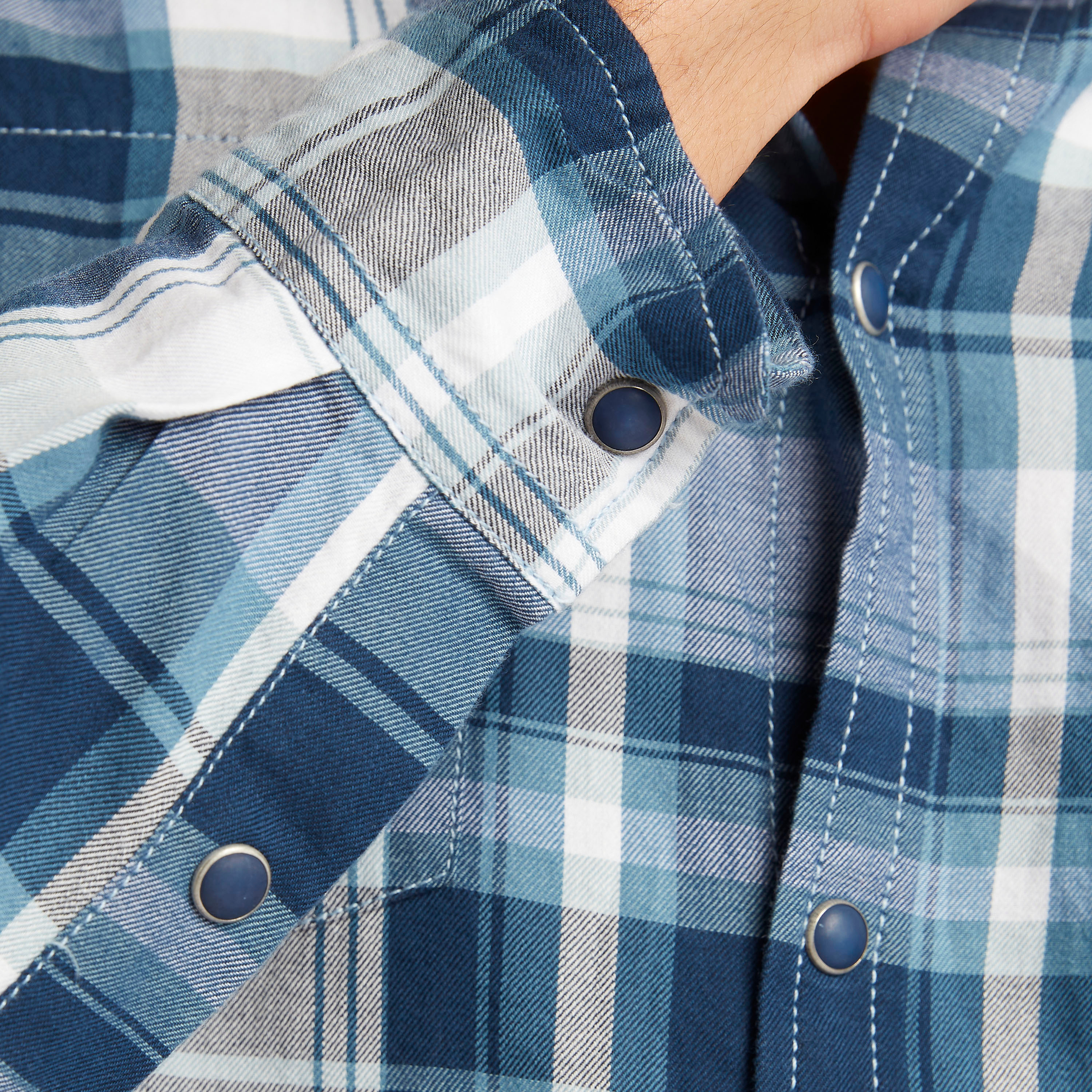 قميص بطبعات كاروهات وأكمام طويلة-men-clothing-shirts-image-5