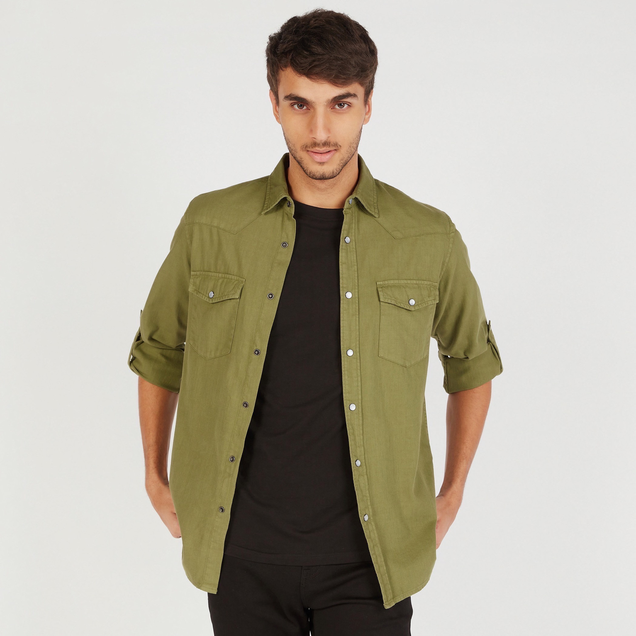 قميص دينم سادة بأكمام طويلة وجيب-men-clothing-shirts-image-1
