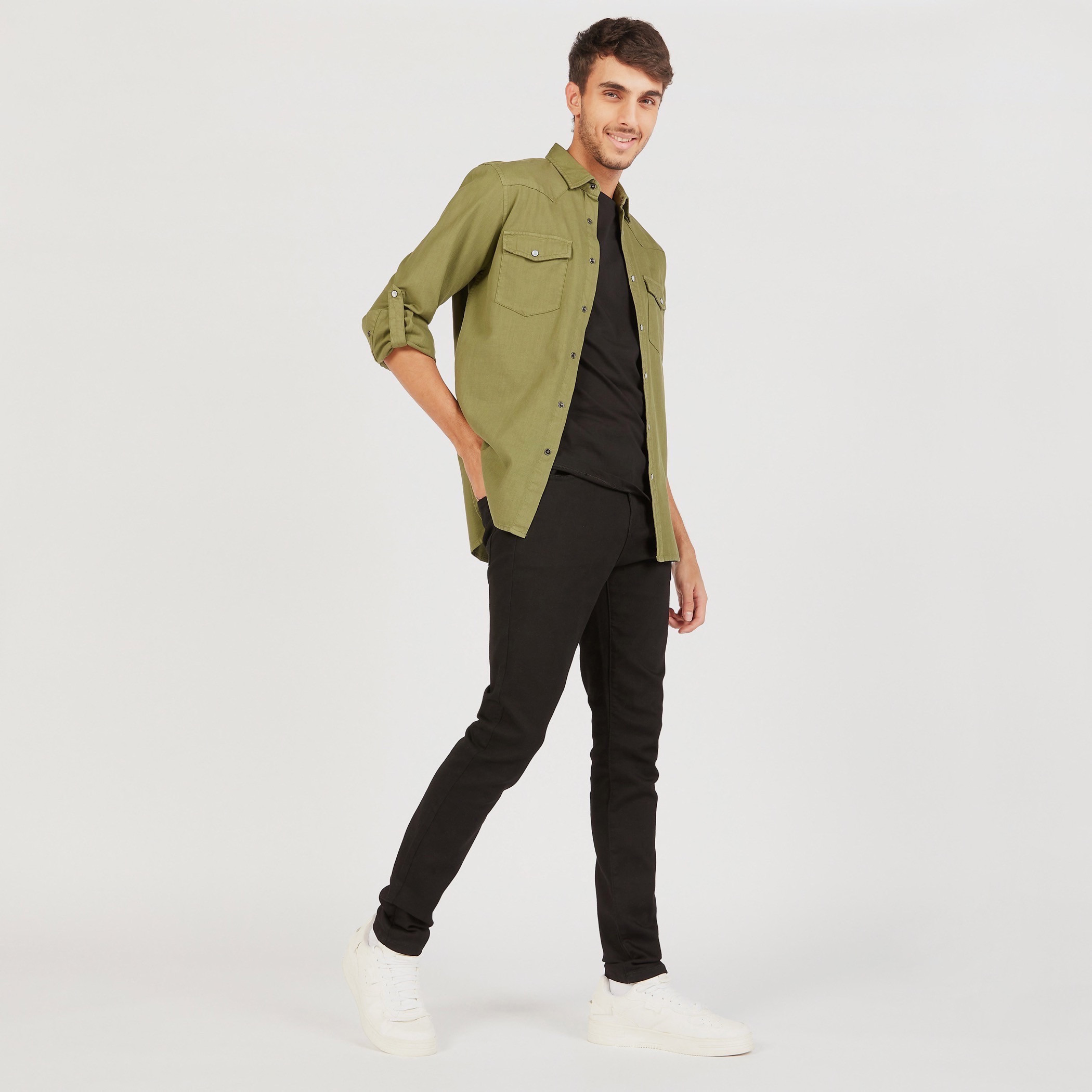 قميص دينم سادة بأكمام طويلة وجيب-men-clothing-shirts-image-2