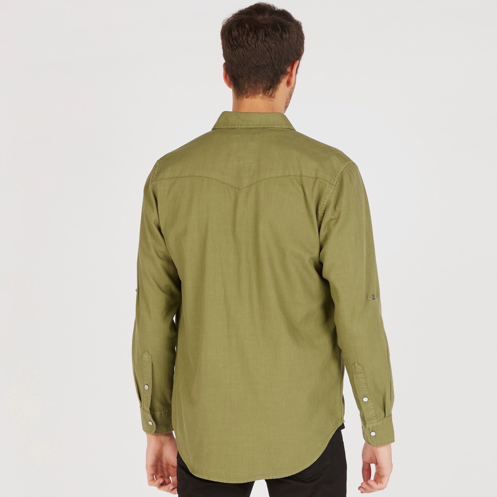 قميص دينم سادة بأكمام طويلة وجيب-men-clothing-shirts-image-4