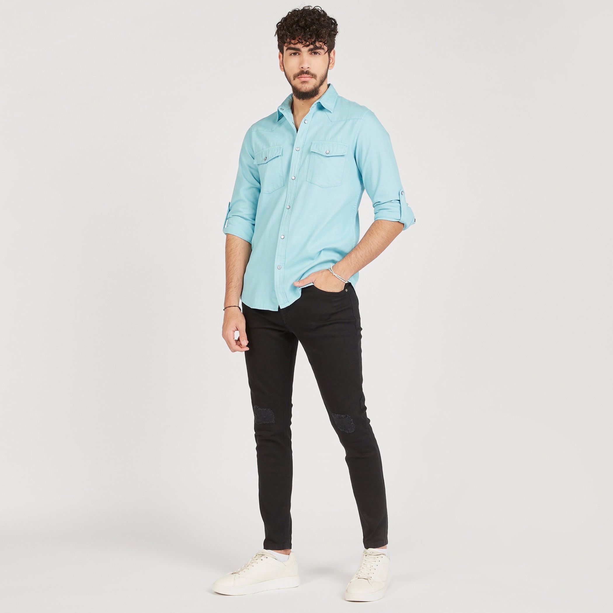 قميص دينم سادة بأكمام طويلة وجيب-men-clothing-shirts-image-12