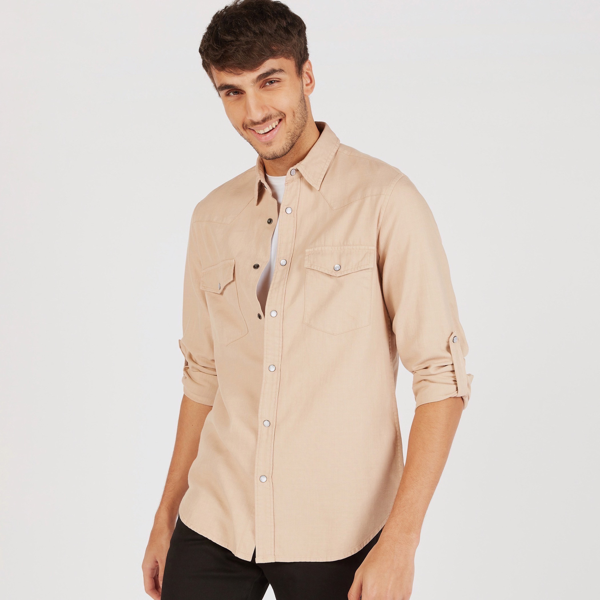قميص دينم سادة بأكمام طويلة وجيب-men-clothing-shirts-image-9