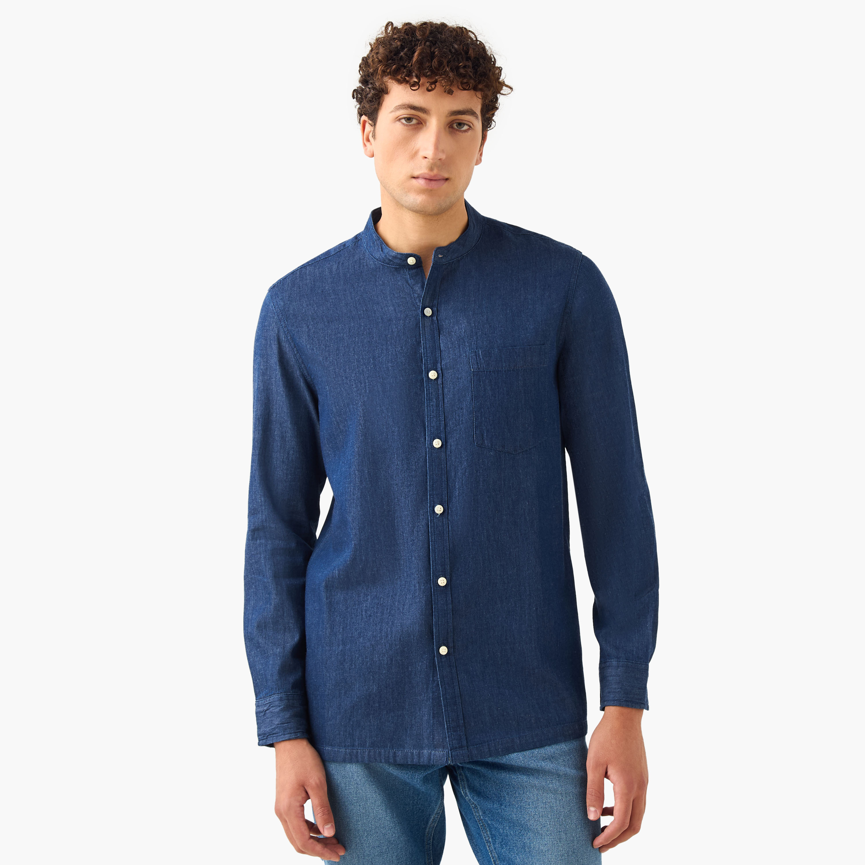 قميص بقصّة عادية وياقة ماندارين وأكمام طويلة-men-clothing-shirts-image-1