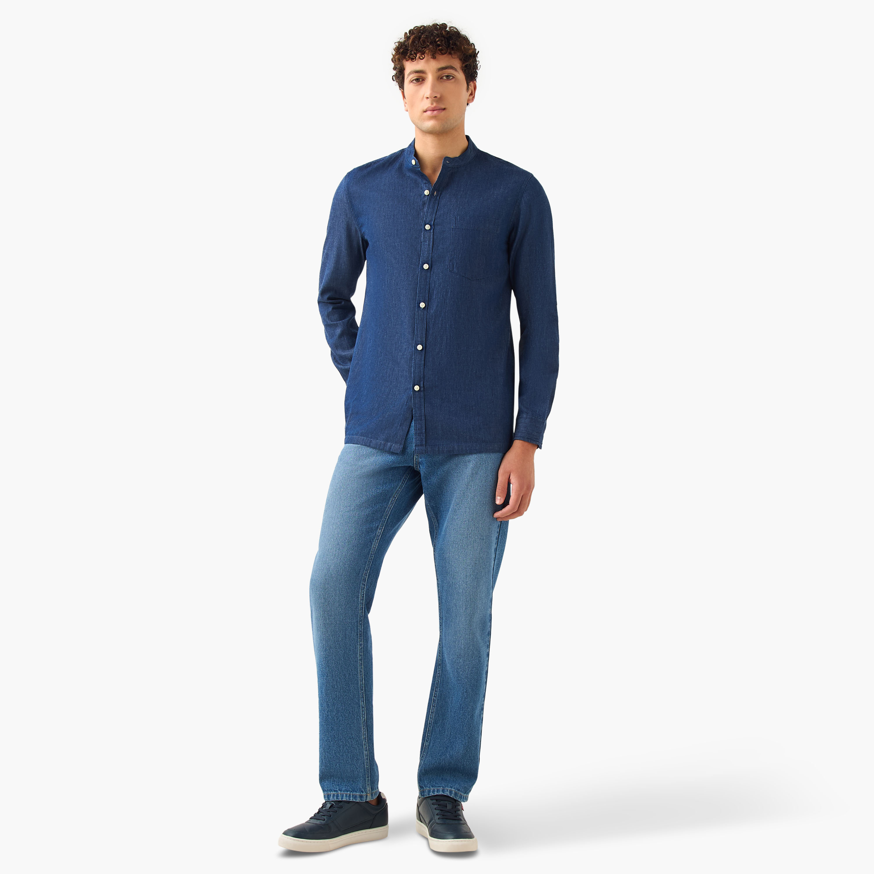 قميص بقصّة عادية وياقة ماندارين وأكمام طويلة-men-clothing-shirts-image-2