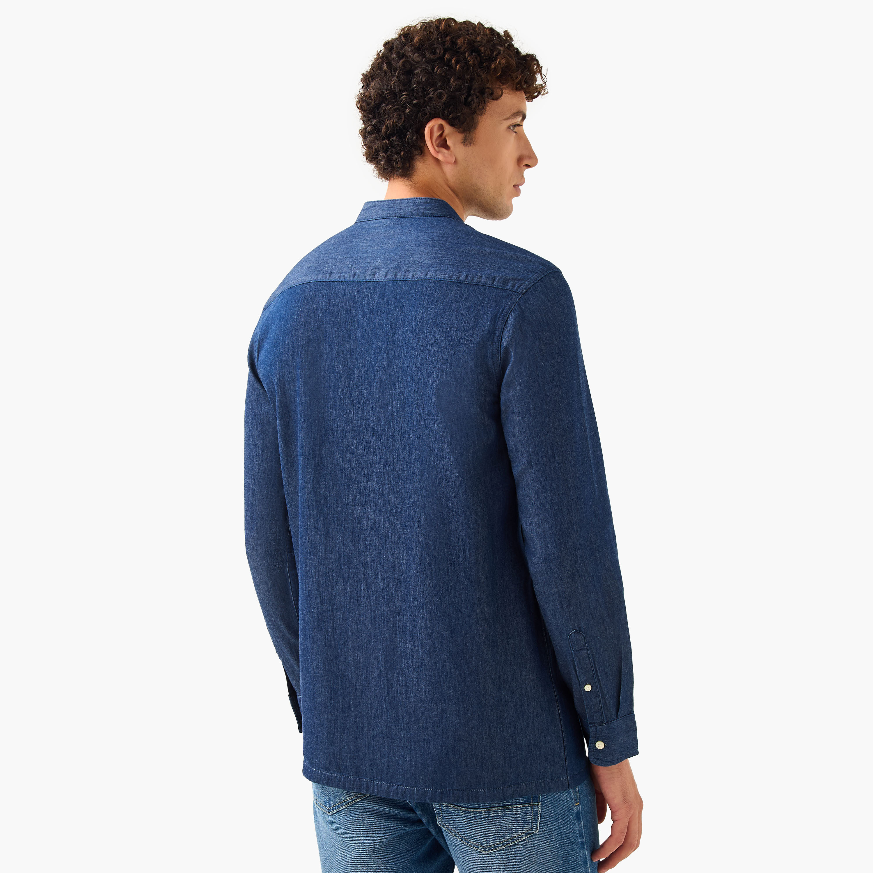 قميص بقصّة عادية وياقة ماندارين وأكمام طويلة-men-clothing-shirts-image-3