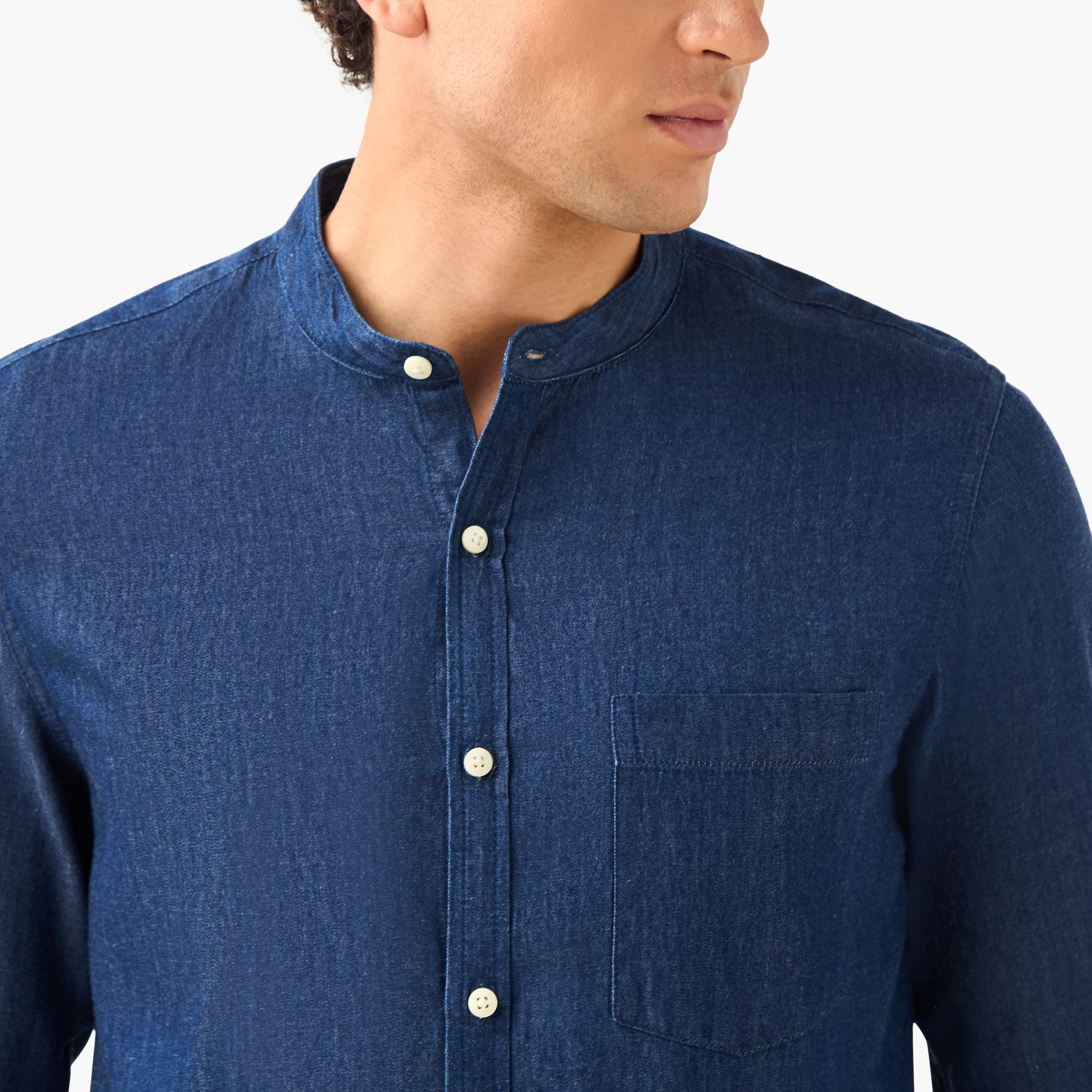 قميص بقصّة عادية وياقة ماندارين وأكمام طويلة-men-clothing-shirts-image-4