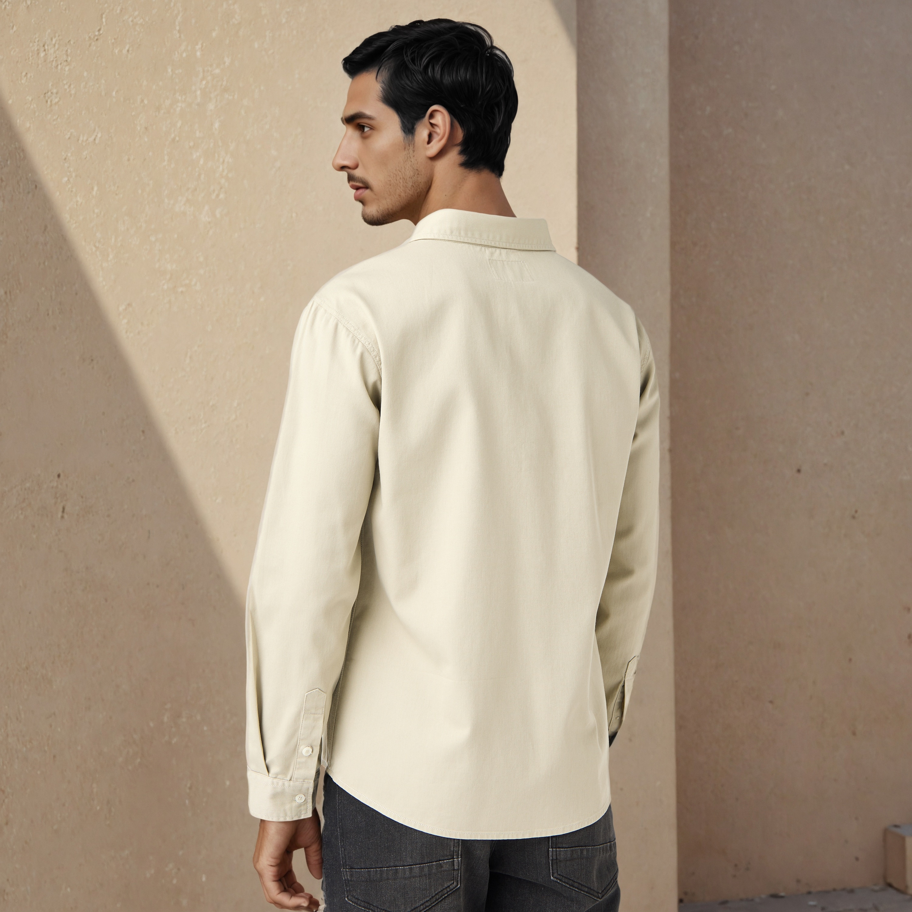 قميص بقصة عادية وأكمام طويلة-men-clothing-shirts-image-3