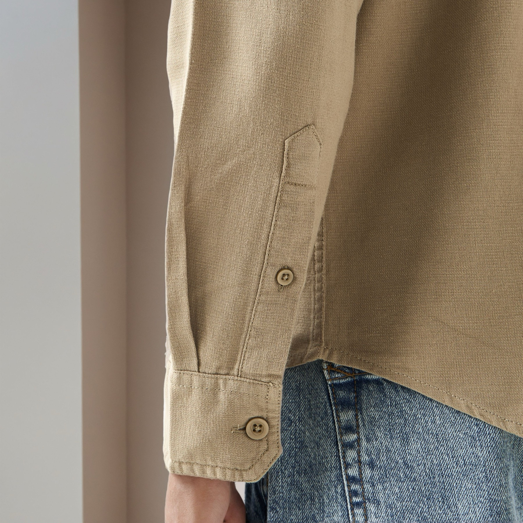 قميص بقصة عادية من مزيج الكتان-men-clothing-shirts-image-5