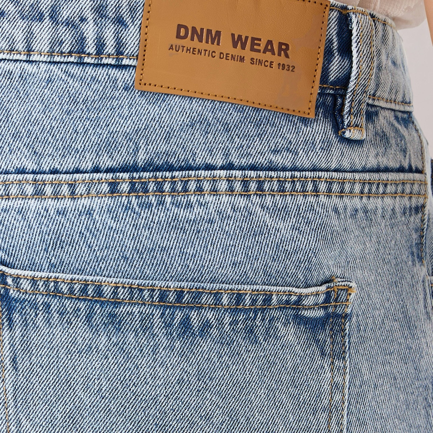 Men Straight Fit Mid-Rise Cargo Jeans-men-clothing-bottoms-jeans-image-4
