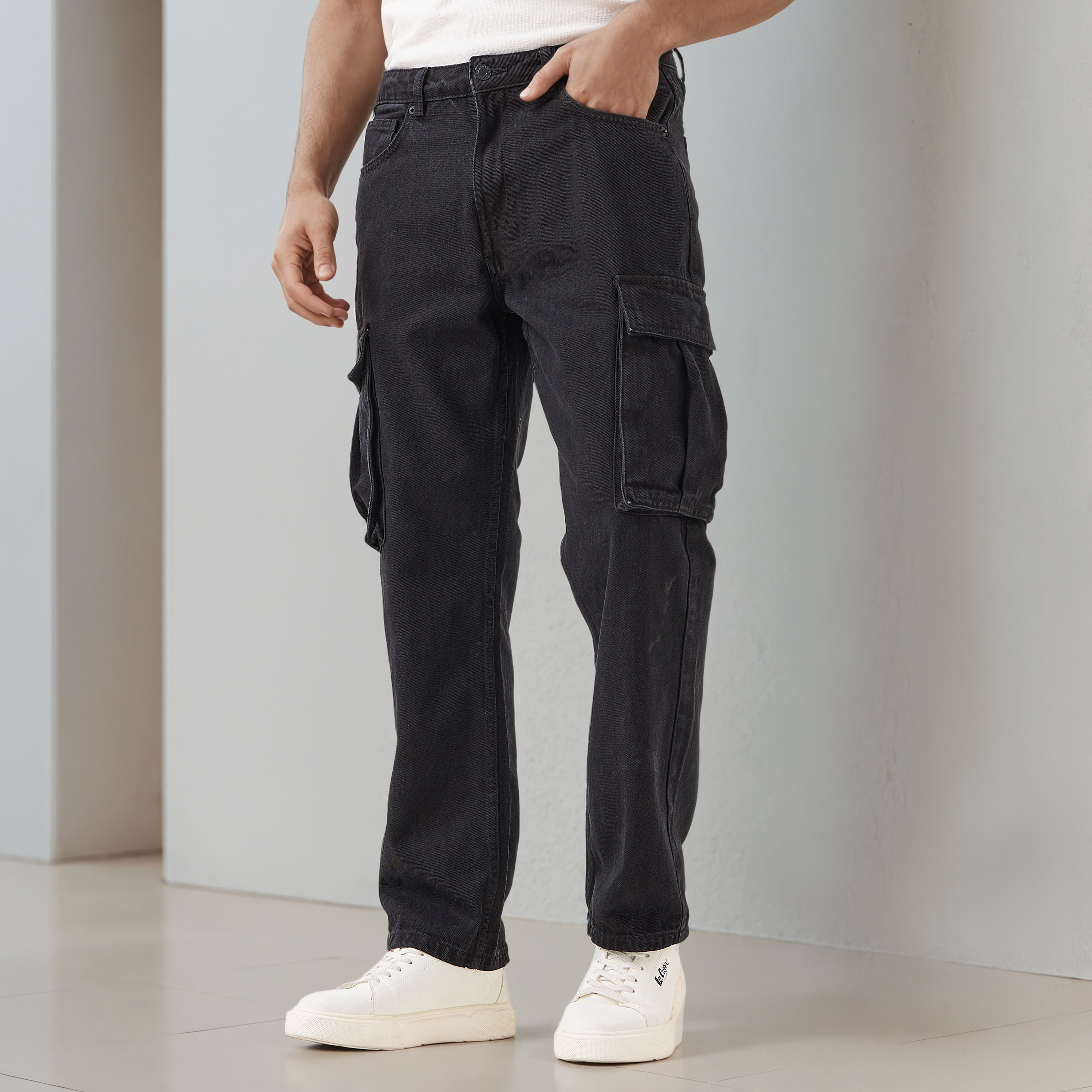 Men Straight Fit Mid-Rise Cargo Jeans-men-clothing-bottoms-jeans-image-1