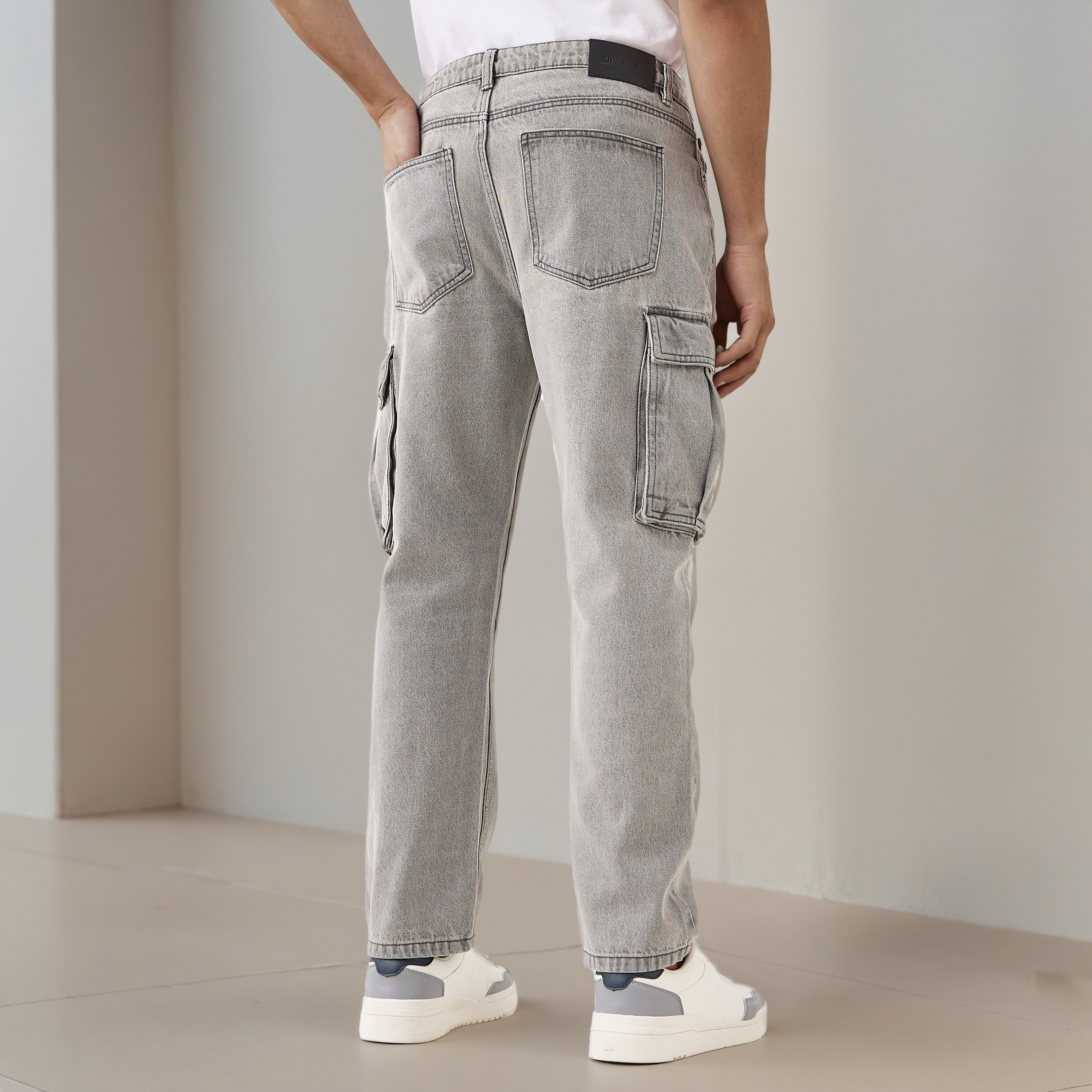 Men Straight Fit Mid-Rise Cargo Jeans-men-clothing-bottoms-jeans-image-3