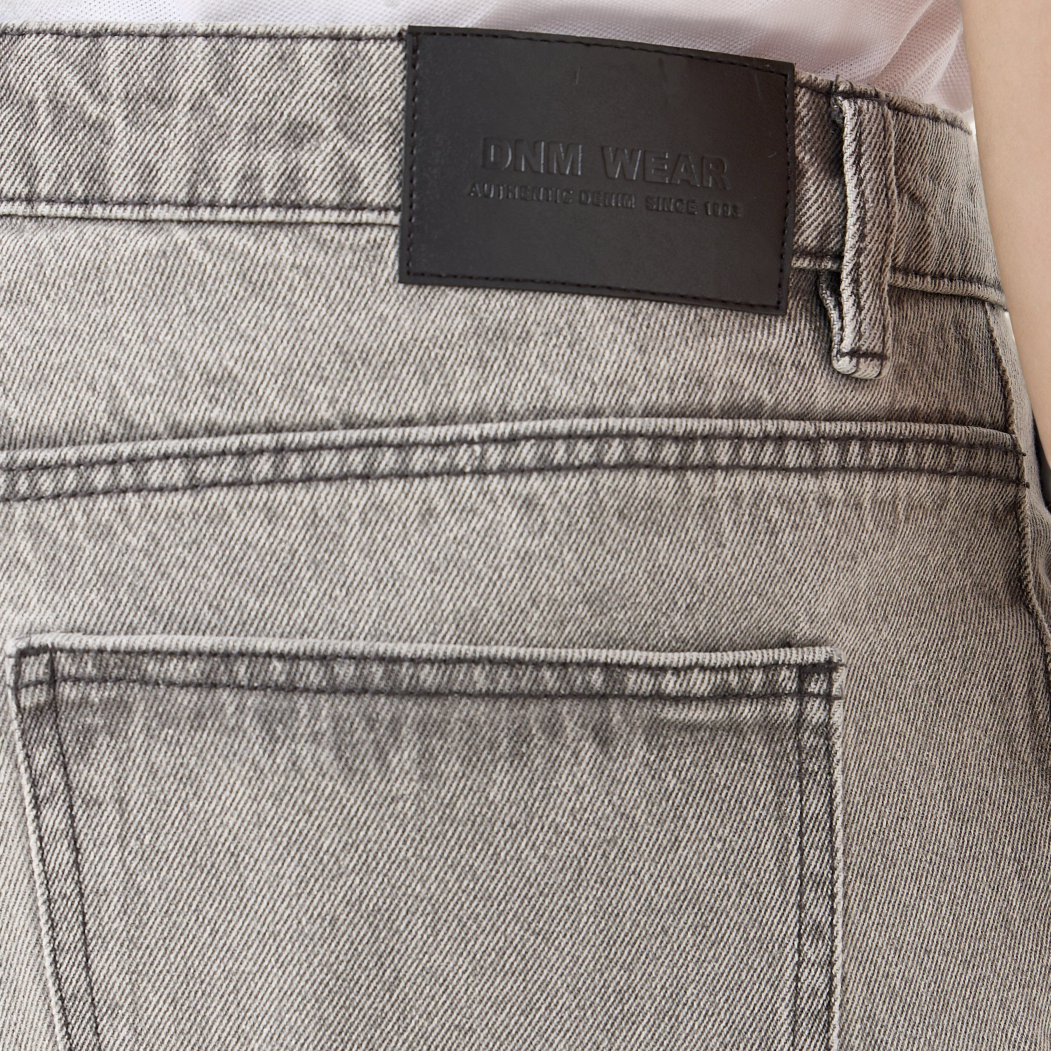 Men Straight Fit Mid-Rise Cargo Jeans-men-clothing-bottoms-jeans-image-4