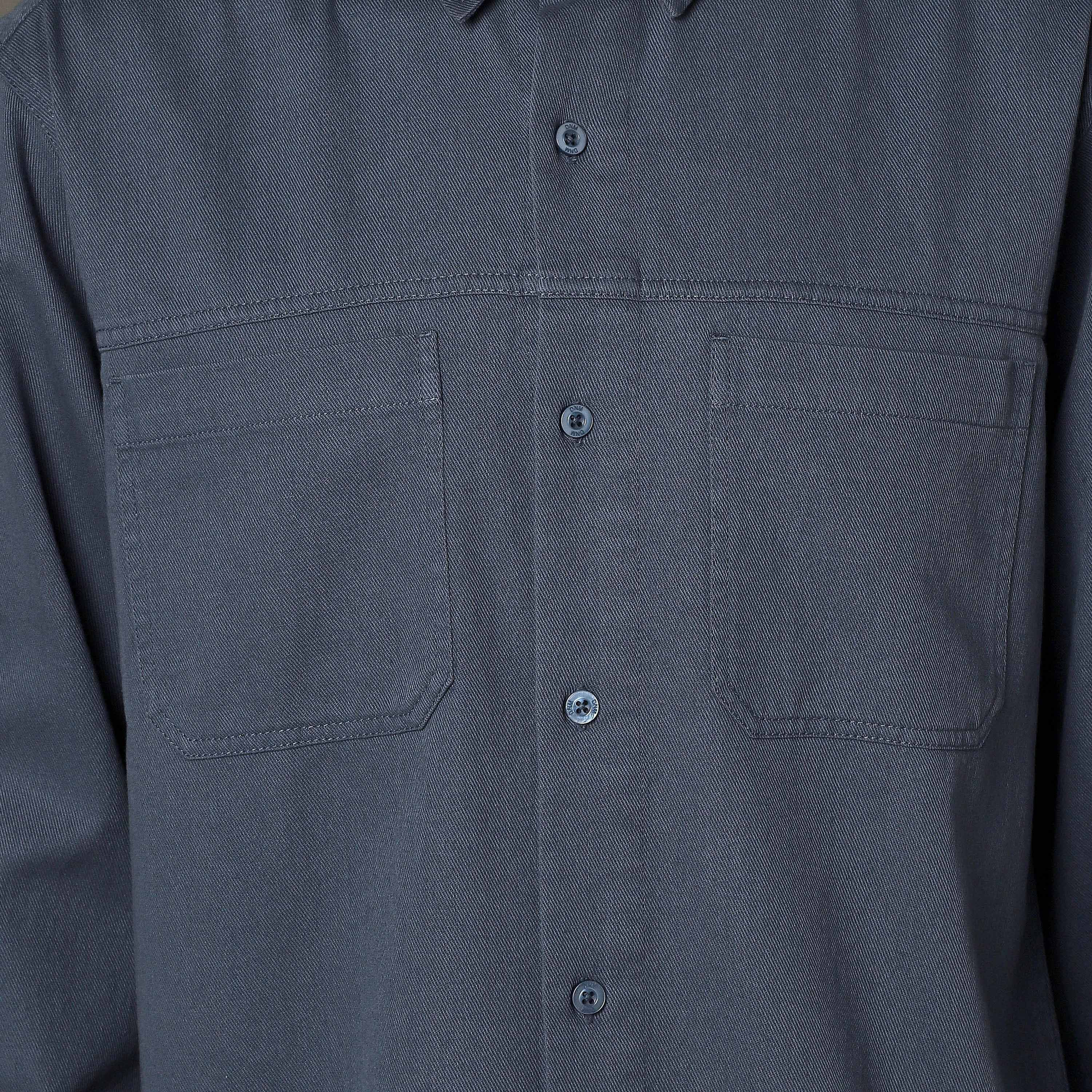 قميص تويل بقصة عادية وأكمام طويلة للرجال-men-clothing-shirts-image-2