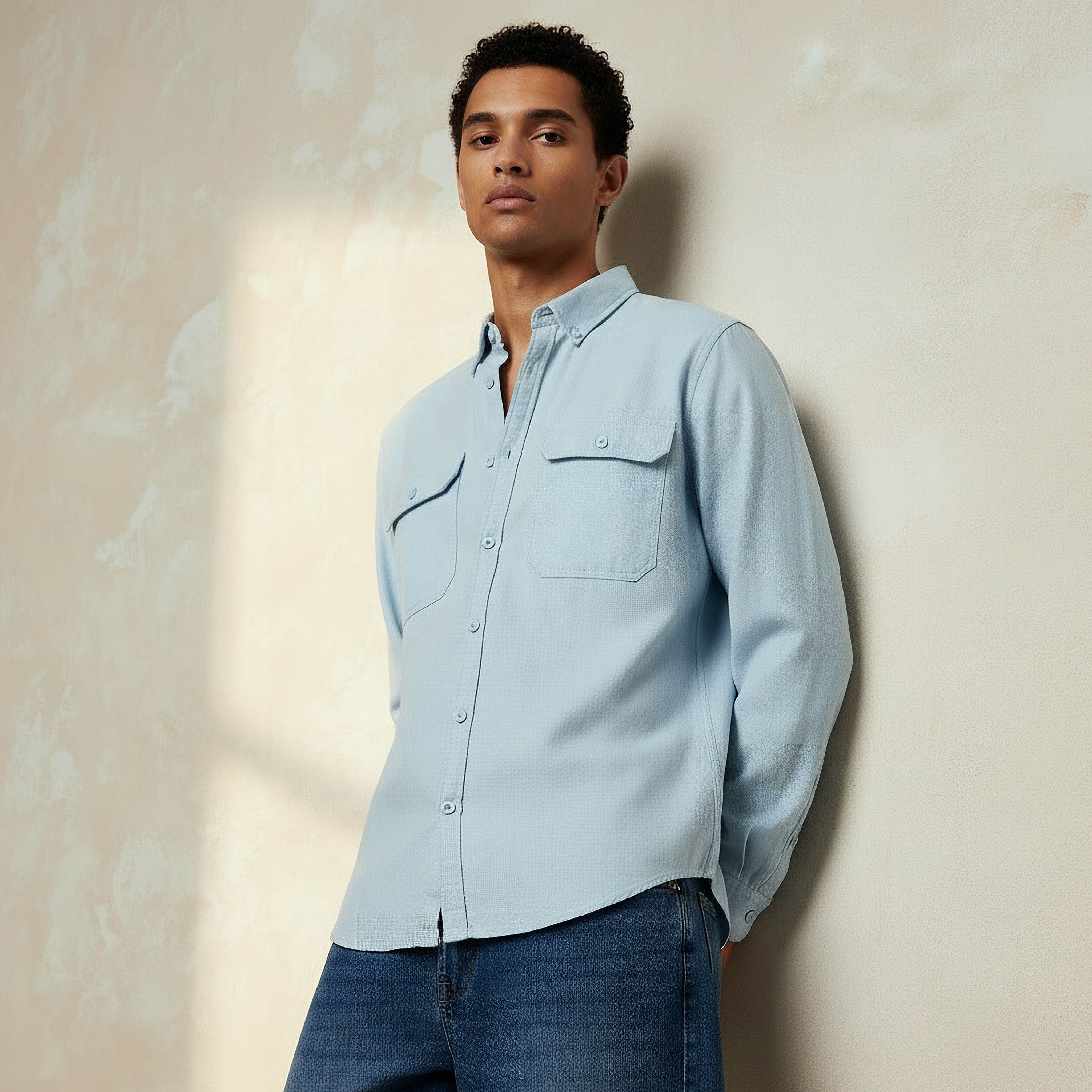 قميص بقصة مريحة وياقة وأكمام طويلة للرجال-men-clothing-shirts-image-1