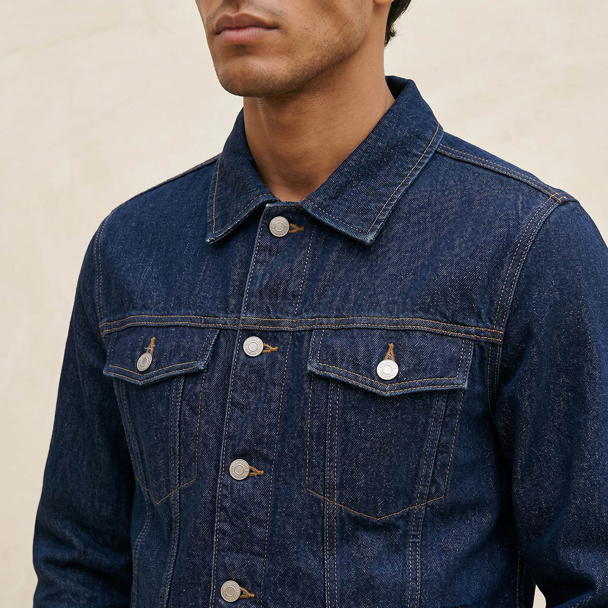 جاكيت تراكر بقصّة عادية وجيب من سبلاش دنيم-men-clothing-jacketsandblazers-jackets-image-6