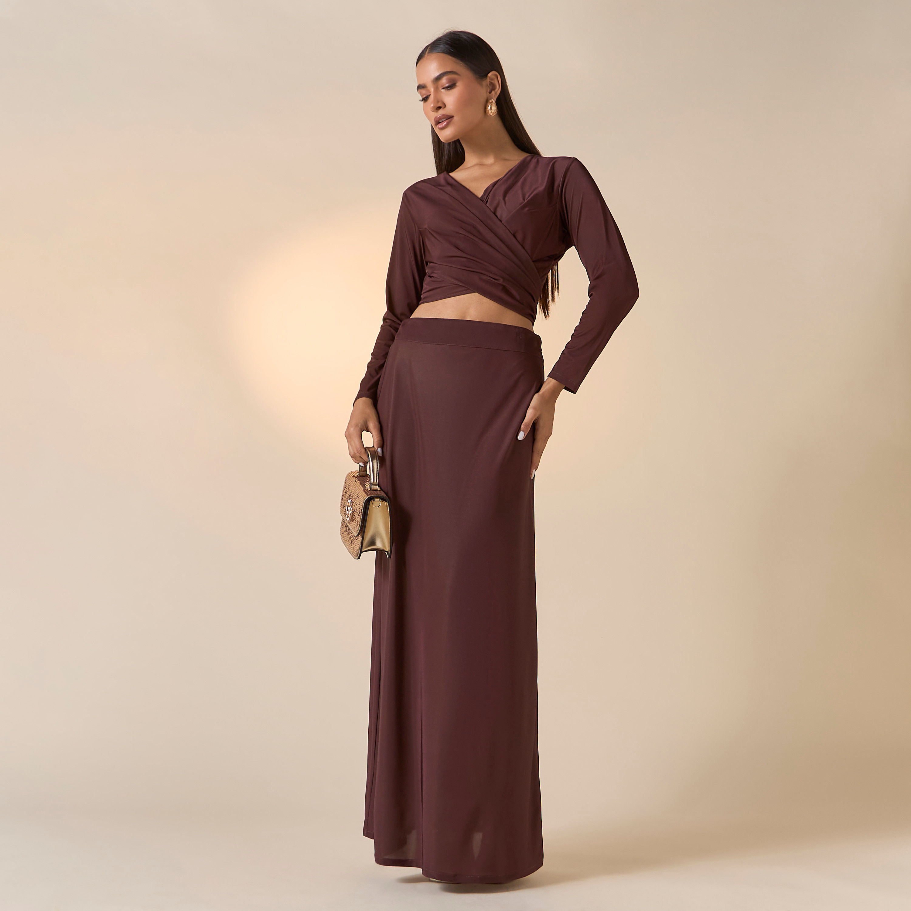 طقم تنورة وبلوزة قصيرة ملفوفة وبأكمام طويلة من جولدن أبل-women-clothing-coordsets-image-7