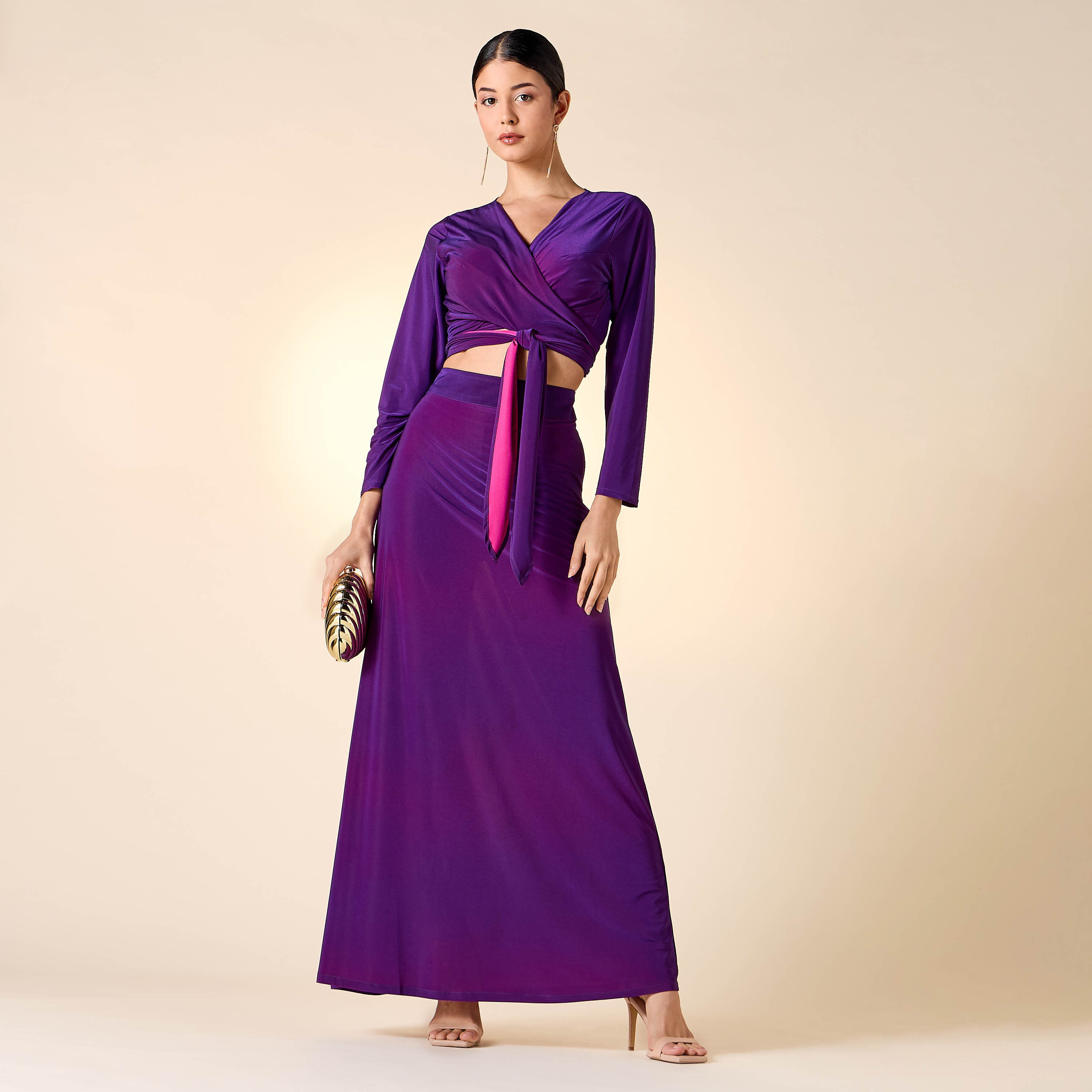 طقم تنورة وبلوزة قصيرة ملفوفة وبأكمام طويلة من جولدن أبل-women-clothing-coordsets-image-13