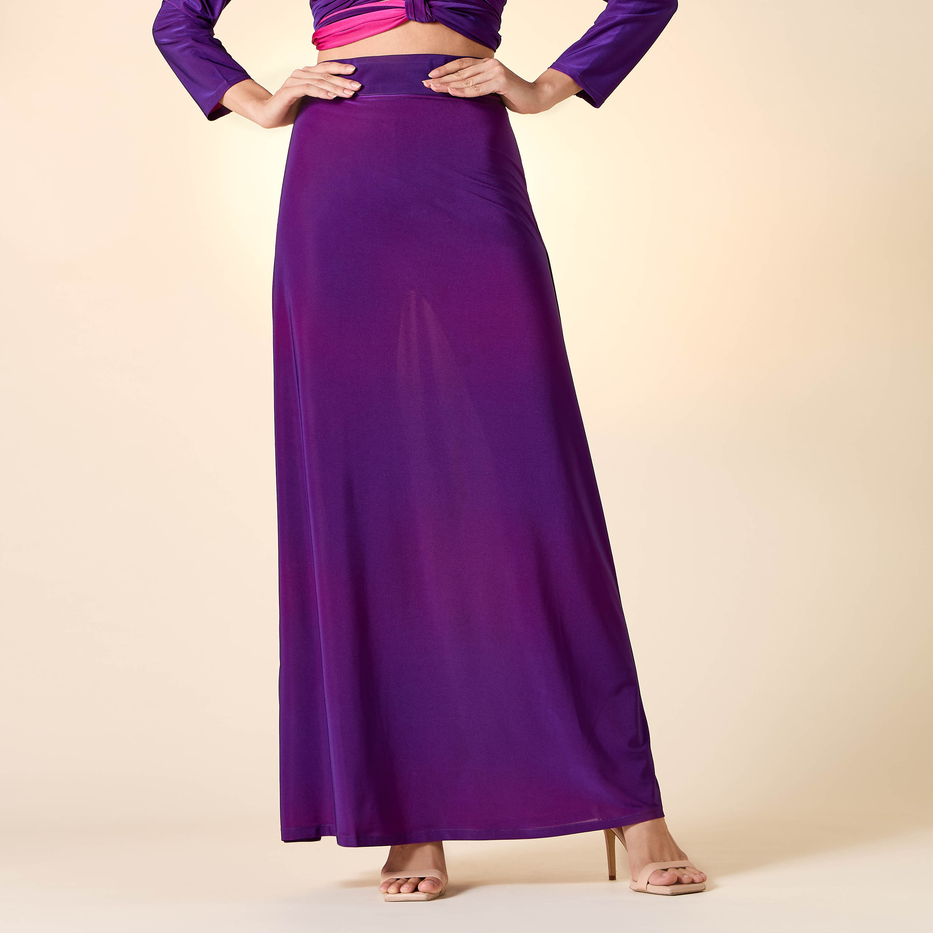 طقم تنورة وبلوزة قصيرة ملفوفة وبأكمام طويلة من جولدن أبل-women-clothing-coordsets-image-15