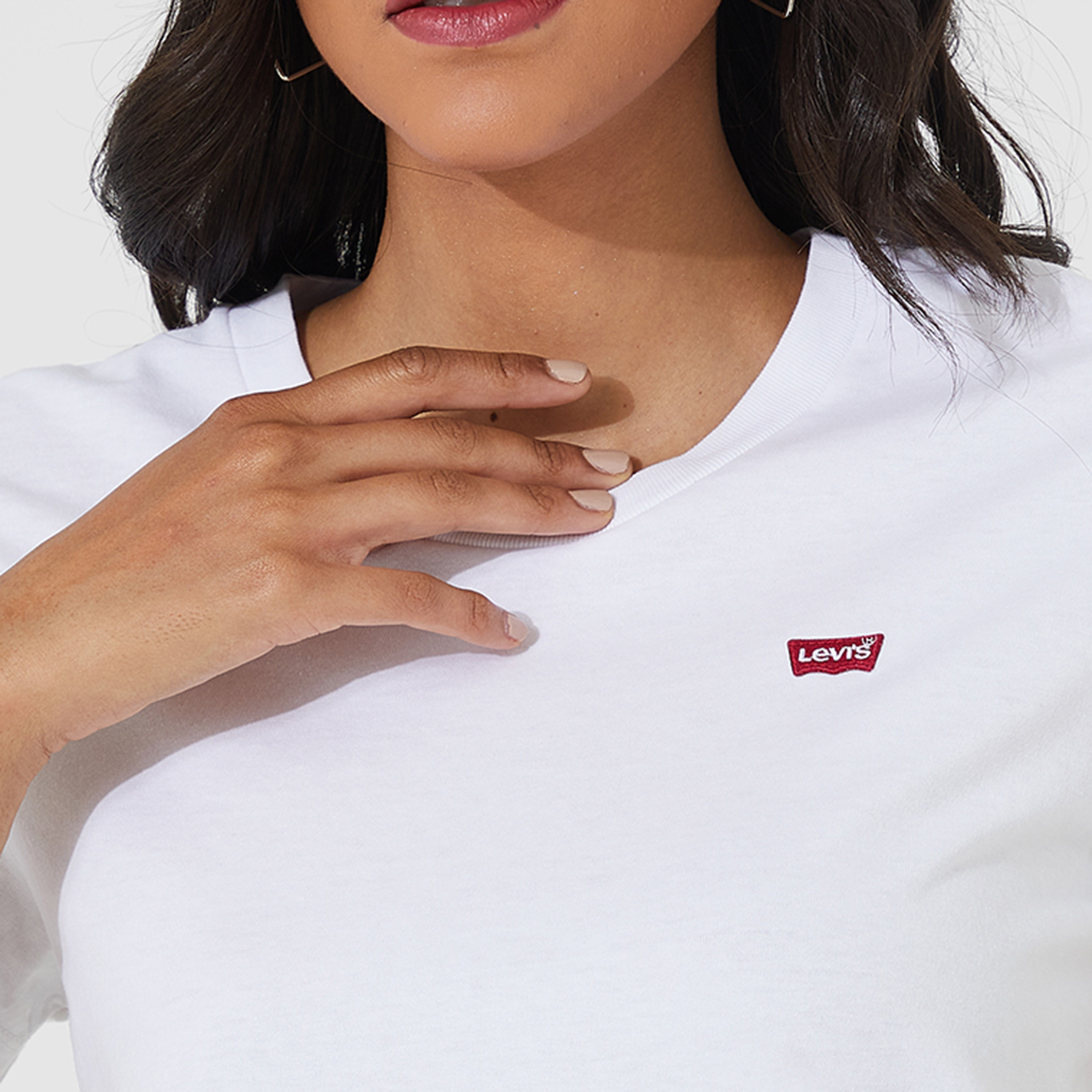 تيشيرت ليفاز وومن الأبيض البسيط برقبة قصيرة الأكمام-women-clothing-tshirts-image-3