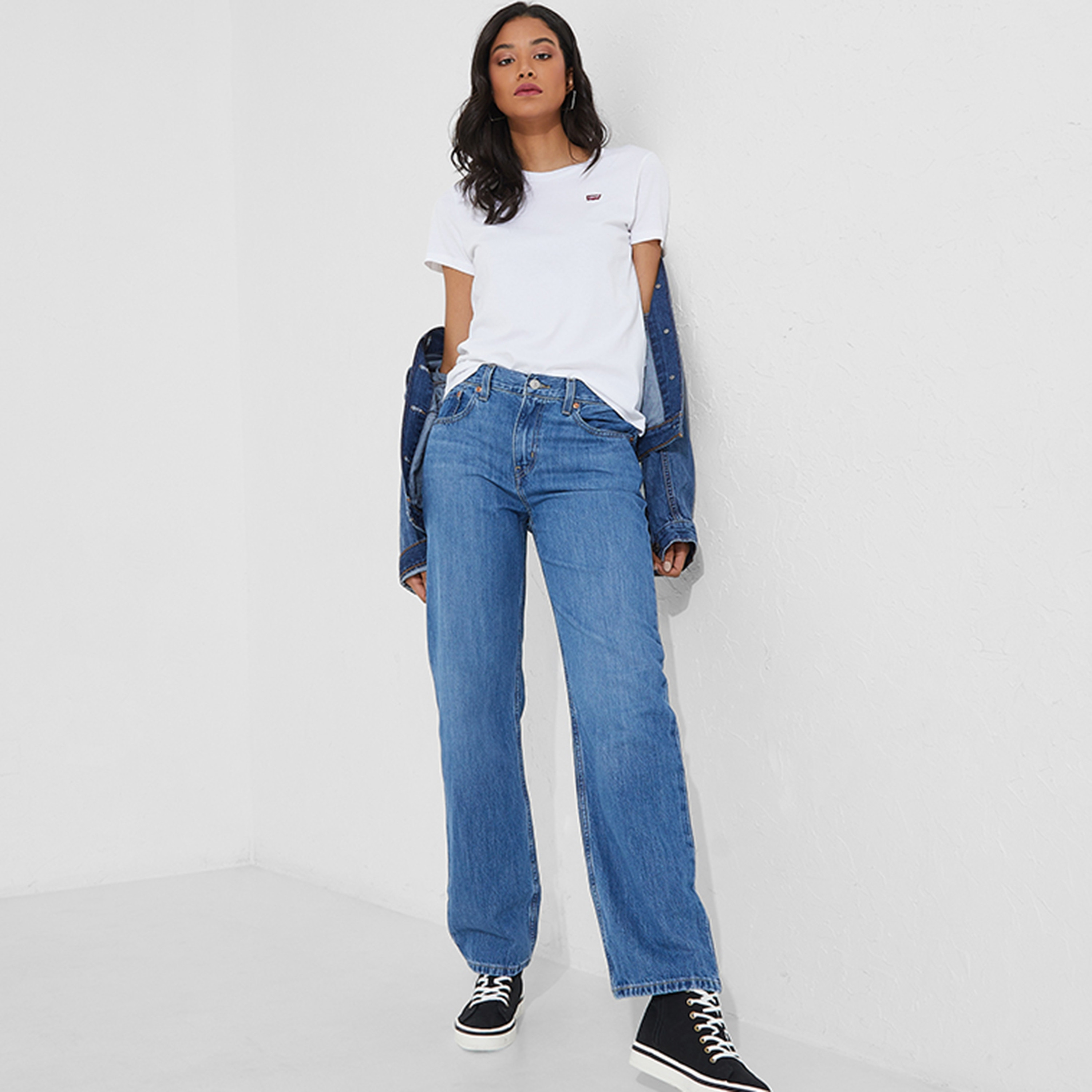 Levi's Women White Plain Crew Neck Short Sleeves T-Shirt-women-clothing-tshirts-image-4