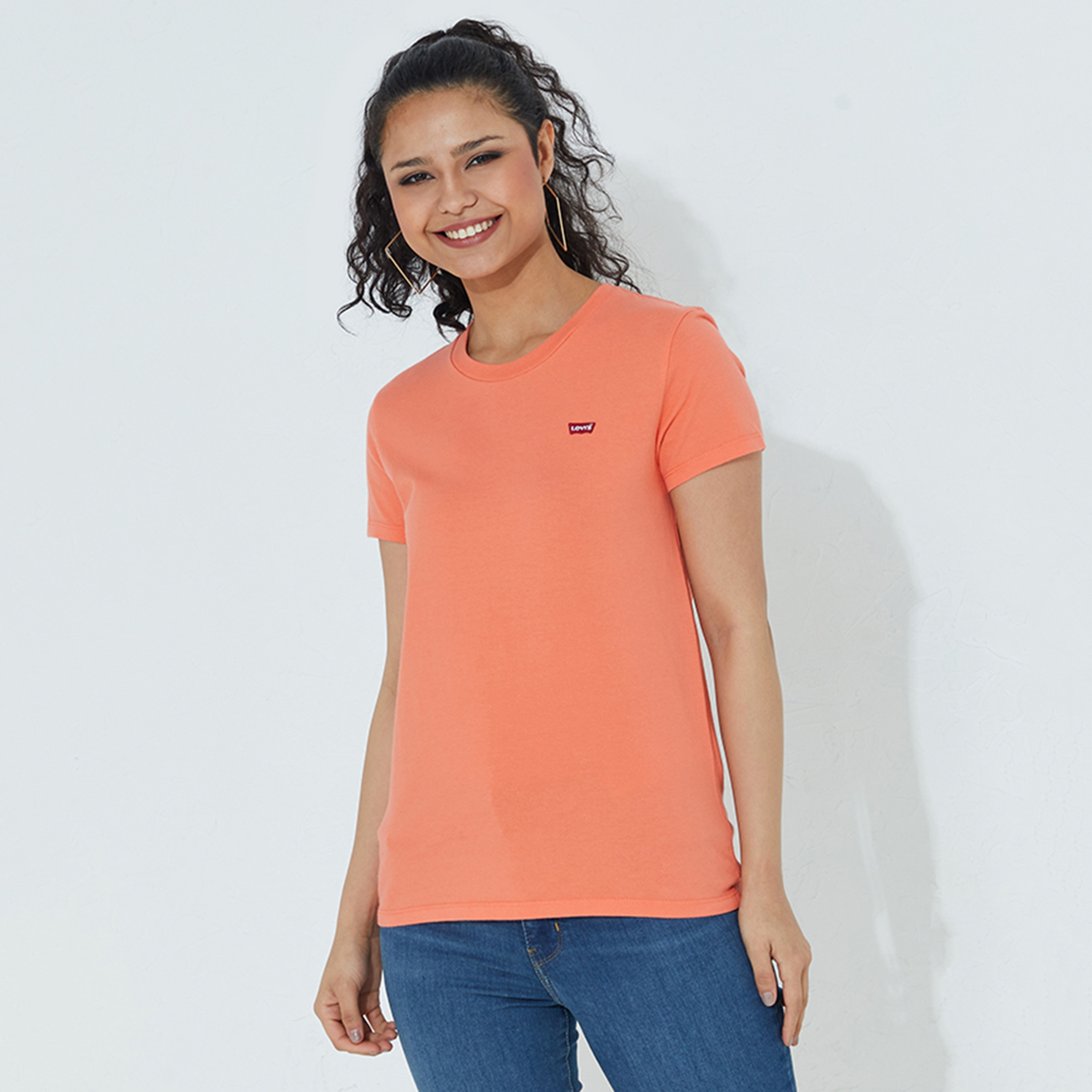 Levi's Plain Round Neck Short Sleeves Women's T-Shirt-women-clothing-tshirts-image-1