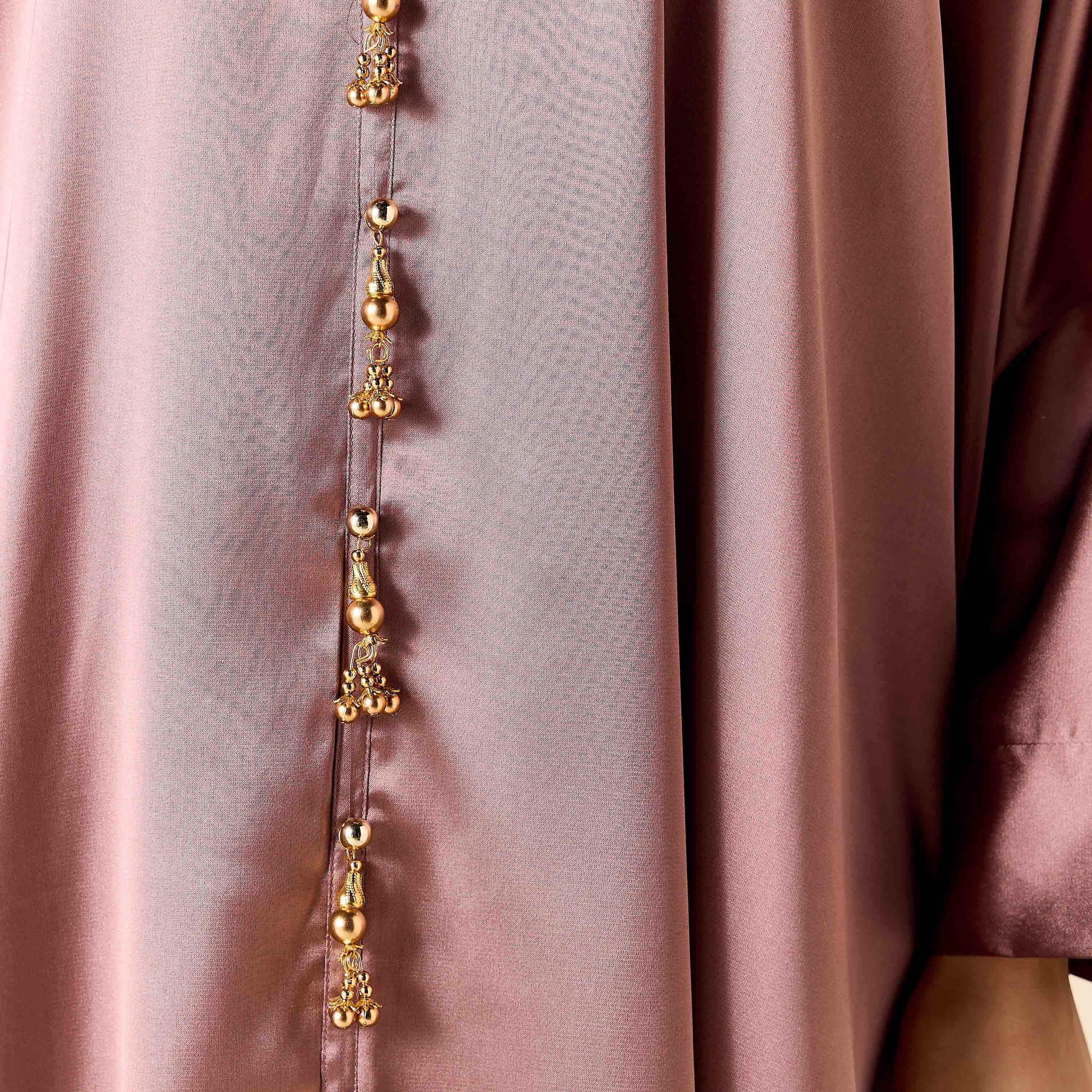جلابية مزينة بياقة V من جولدن أبل-women-arabicclothing-jalabiyas-image-5