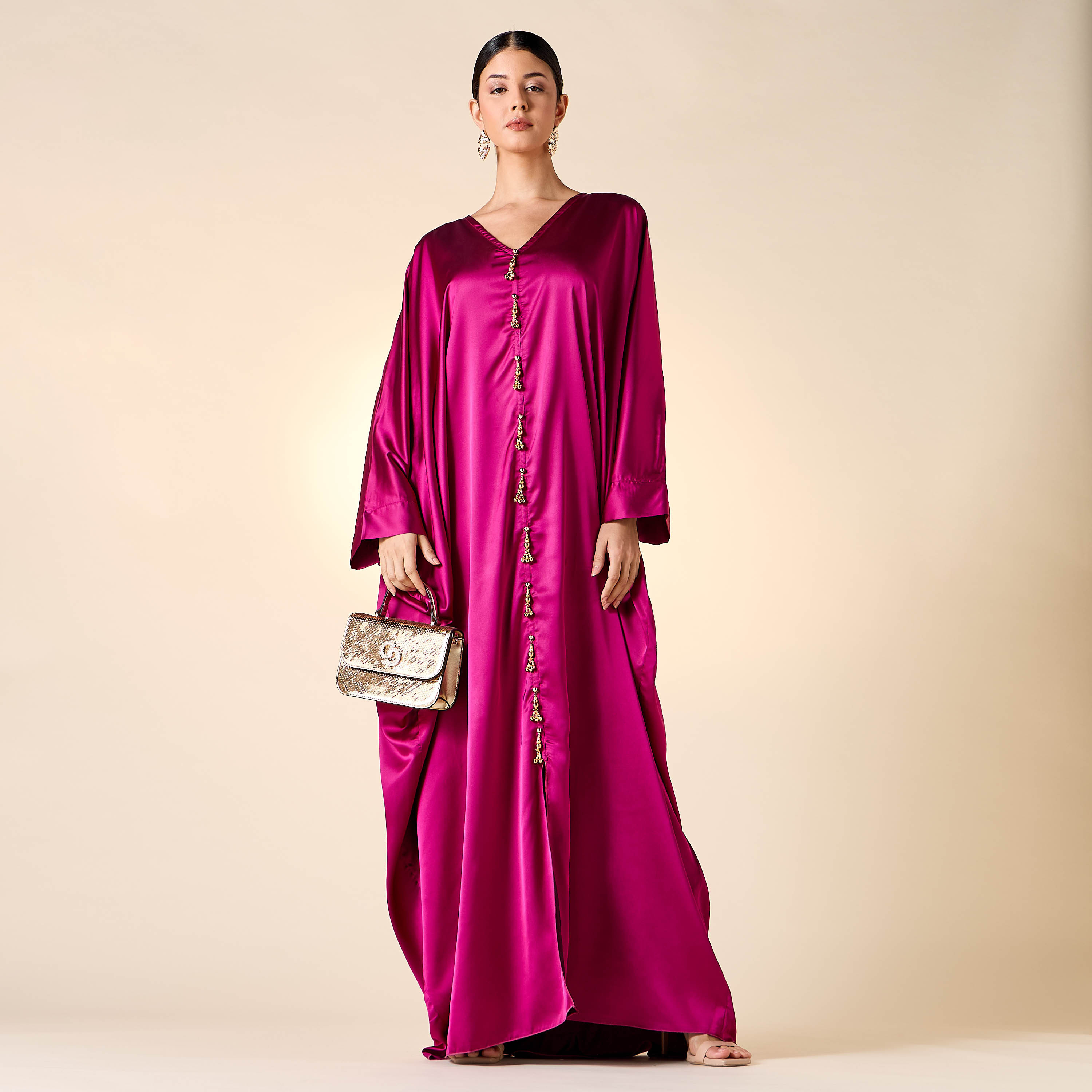 جلابية مزينة بياقة V من جولدن أبل-women-arabicclothing-jalabiyas-image-12