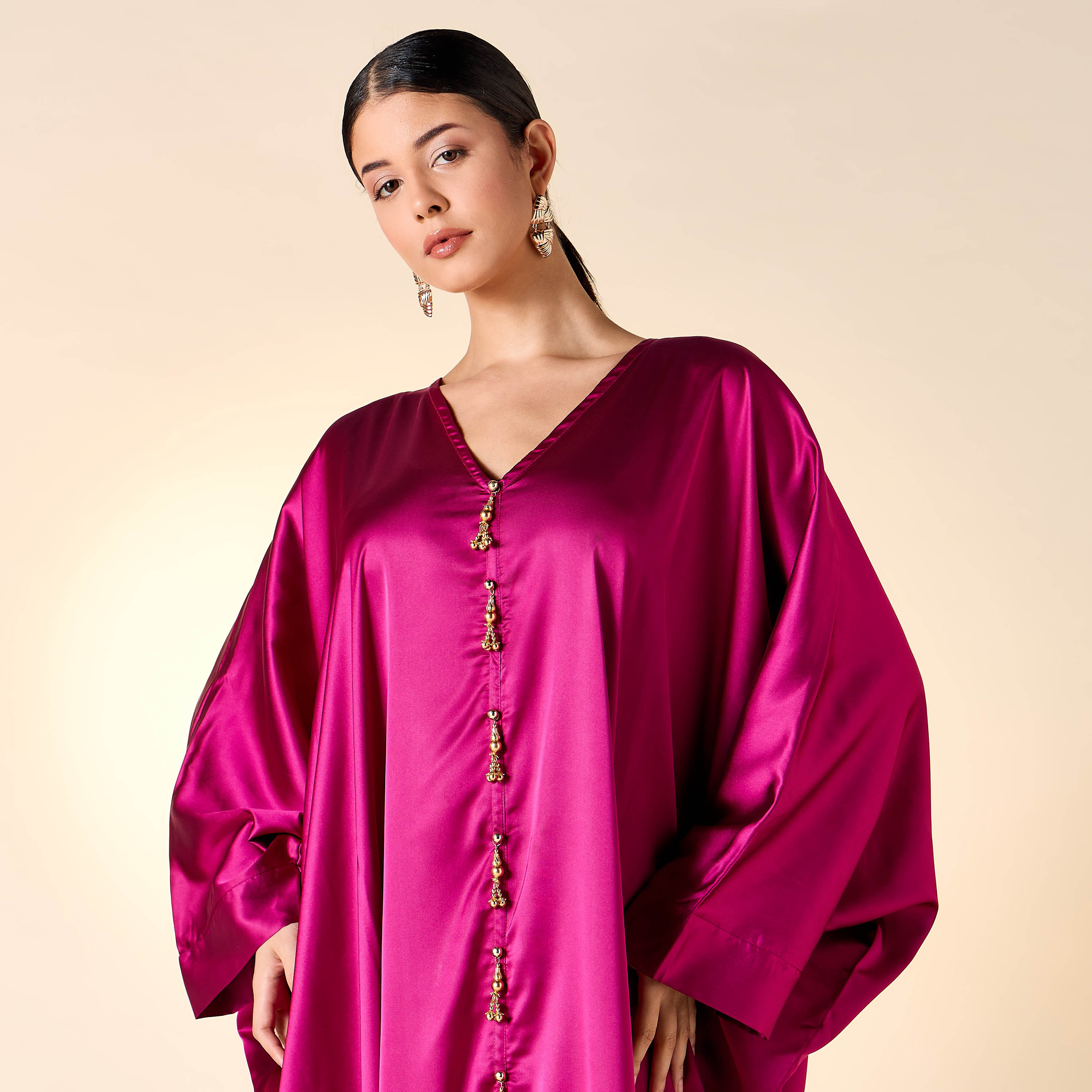 جلابية مزينة بياقة V من جولدن أبل-women-arabicclothing-jalabiyas-image-14