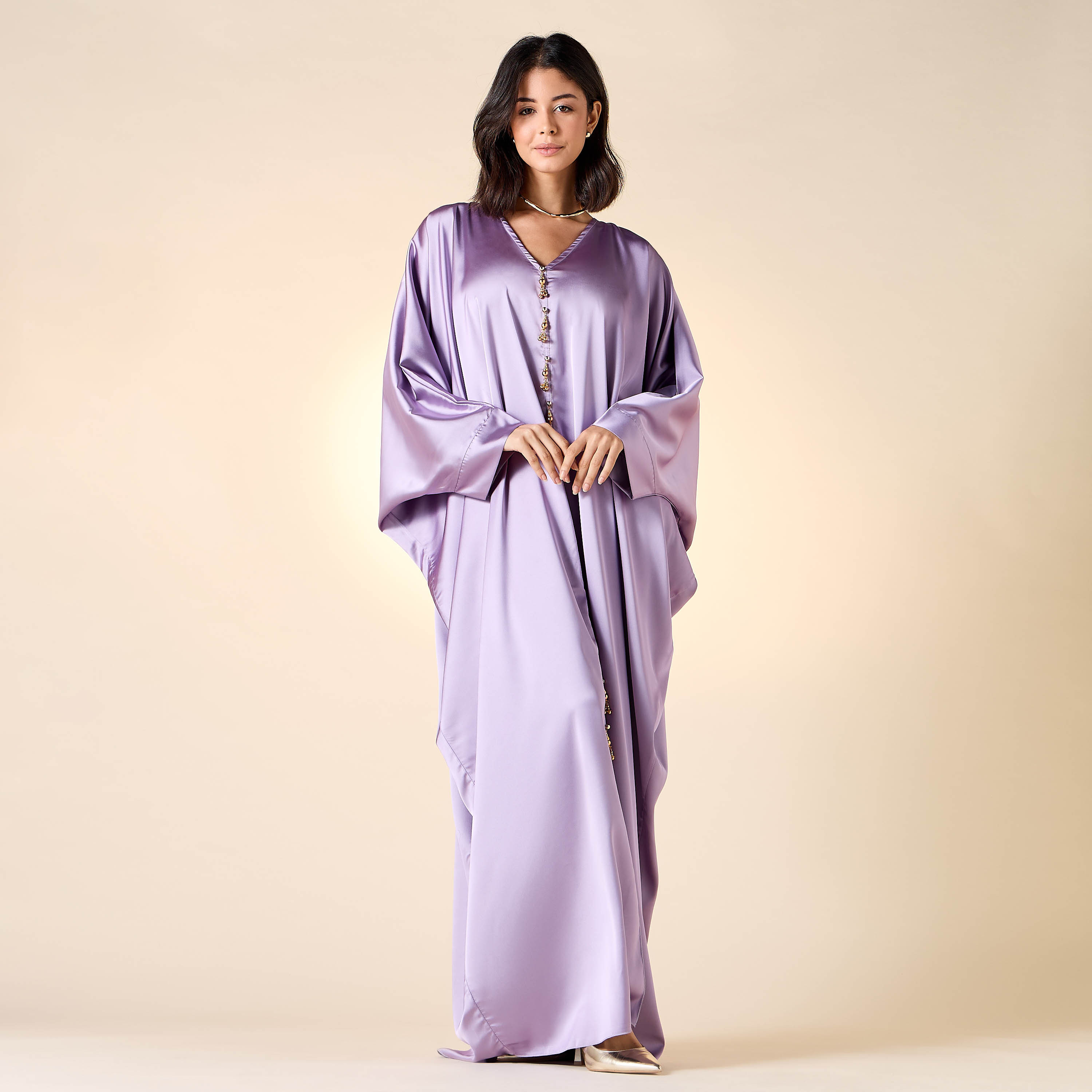 جلابية مزينة بياقة V من جولدن أبل-women-arabicclothing-jalabiyas-image-7