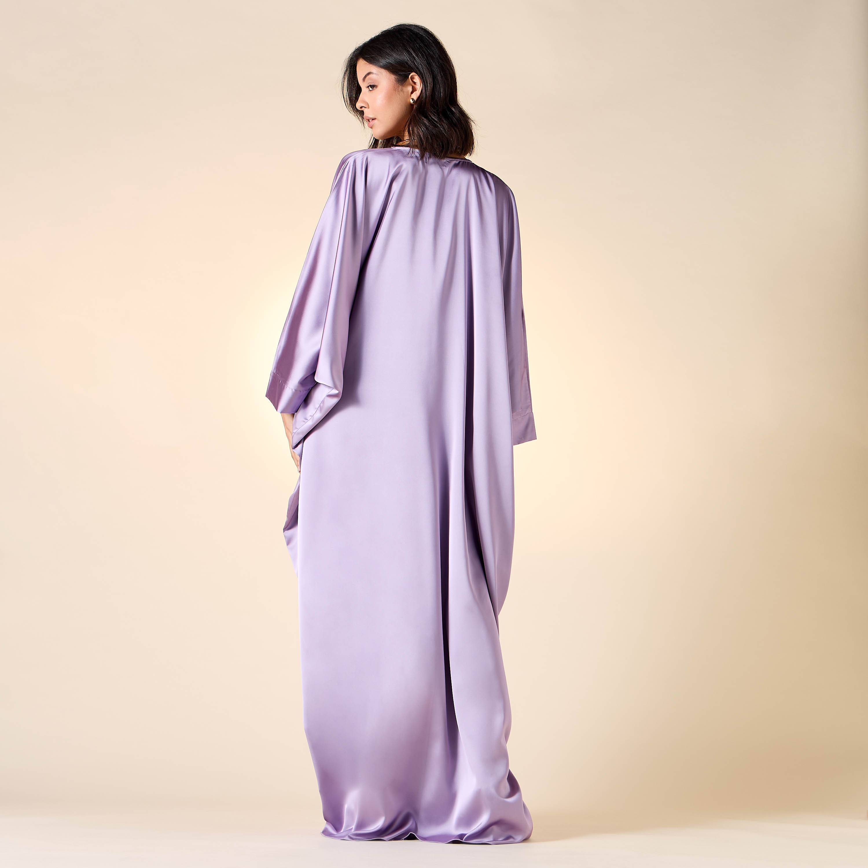 جلابية مزينة بياقة V من جولدن أبل-women-arabicclothing-jalabiyas-image-8