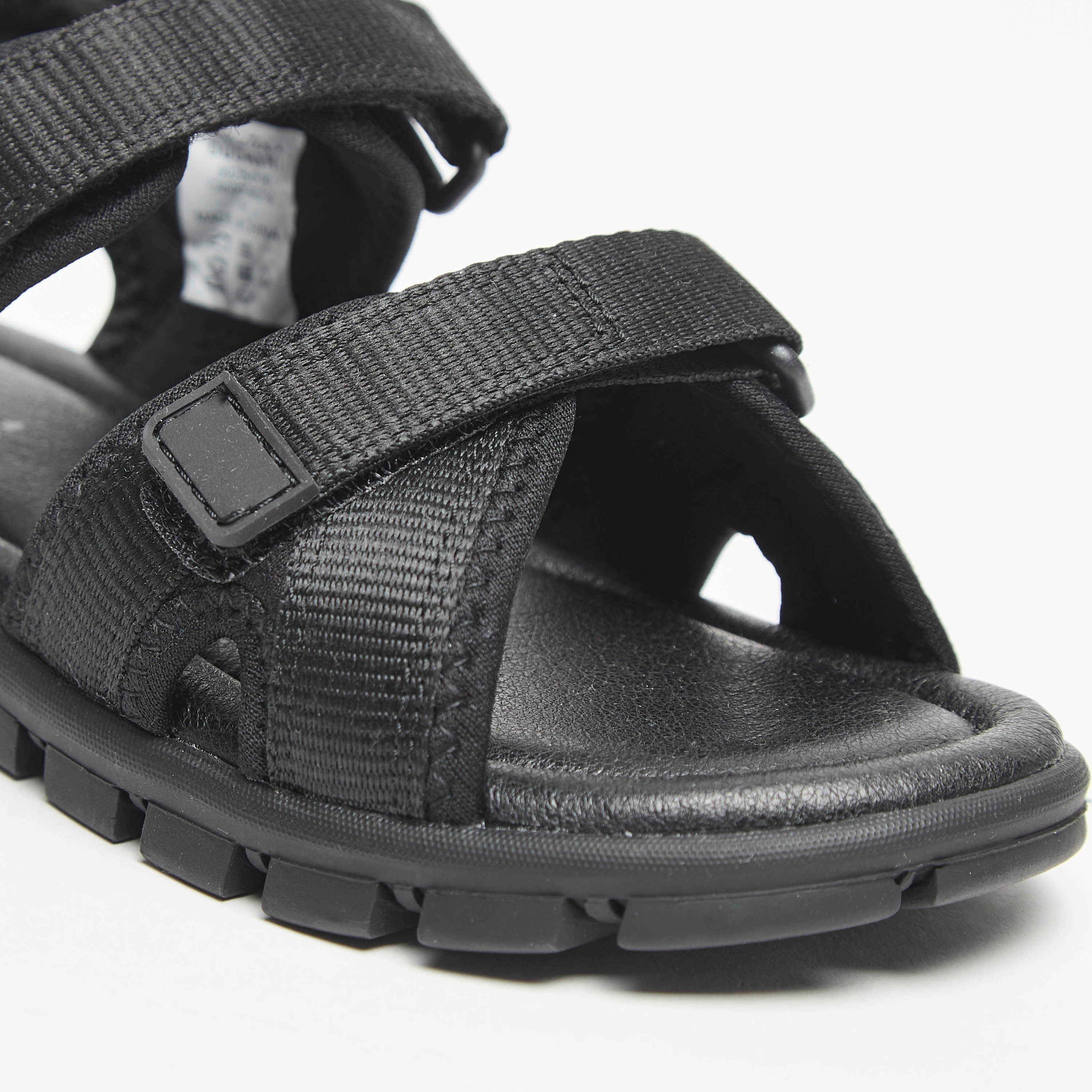 صندل متعدد التصاميم بشريط إغلاق لاصق من مستر دوتشيني-boys-shoes-sandals-image-10