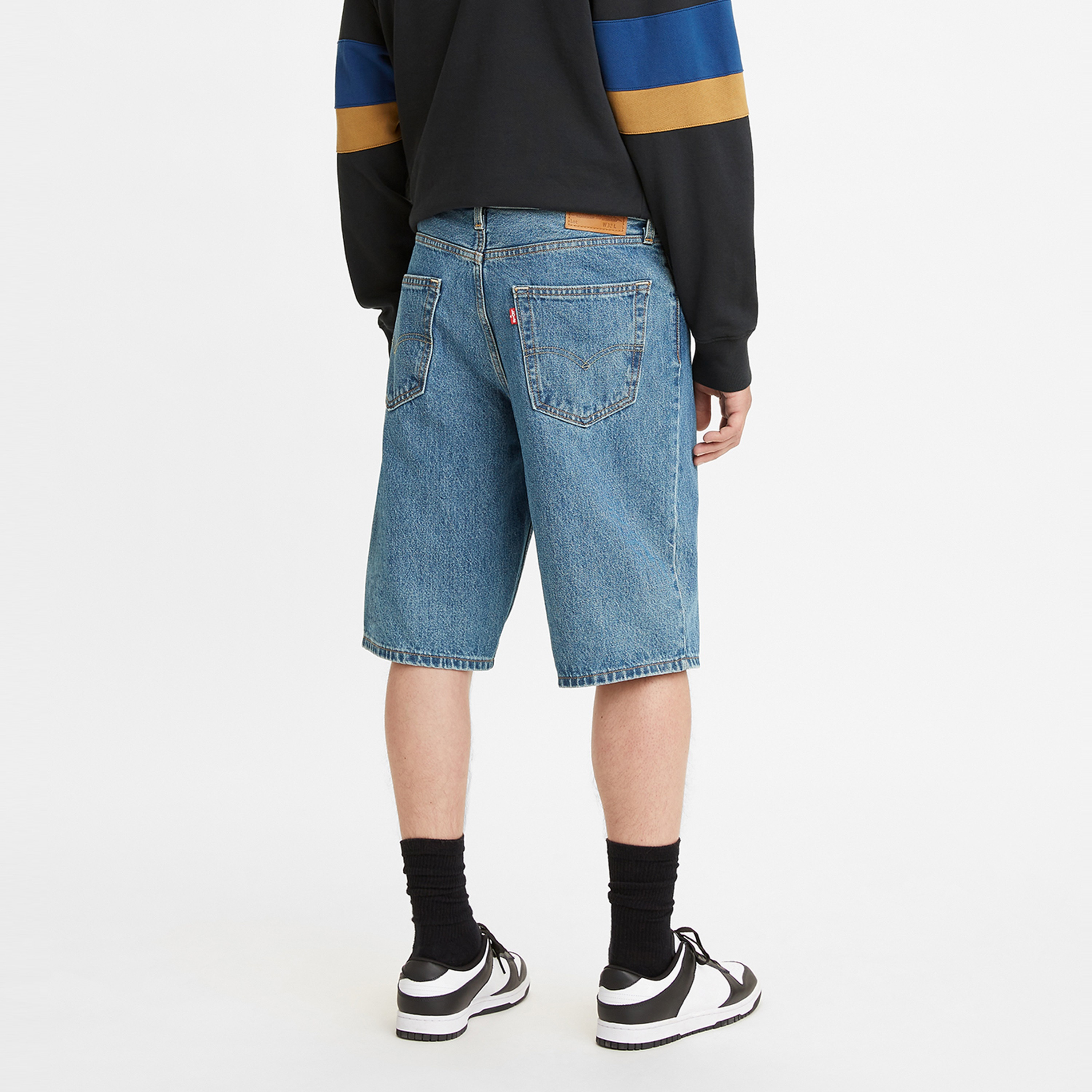 شورت جينز الدنيم 469 بقصة فضفاضة متوسط الارتفاع من ليفايس-men-clothing-bottoms-shorts-image-4