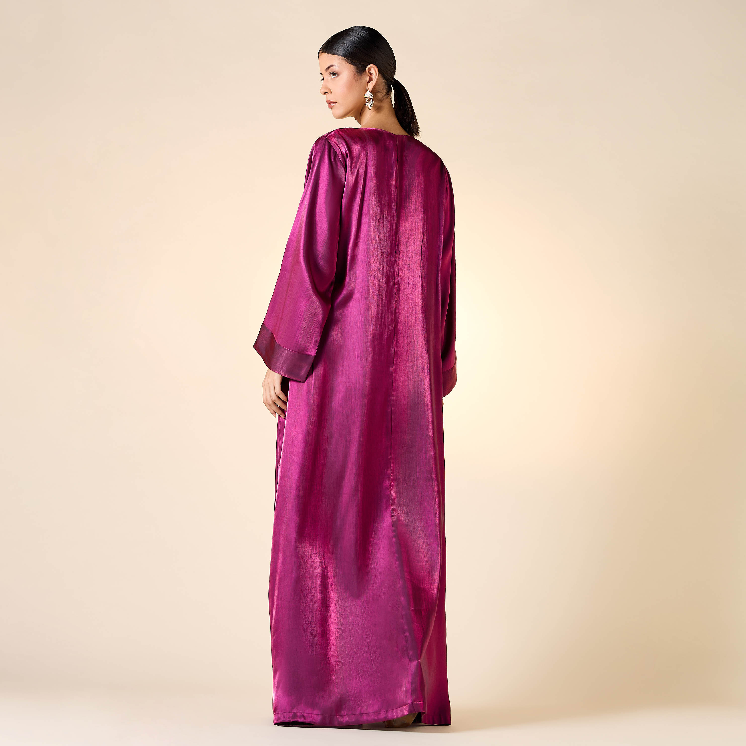 جلابية مزينة بياقة مفتوحة من جولد آبل-women-arabicclothing-jalabiyas-image-3