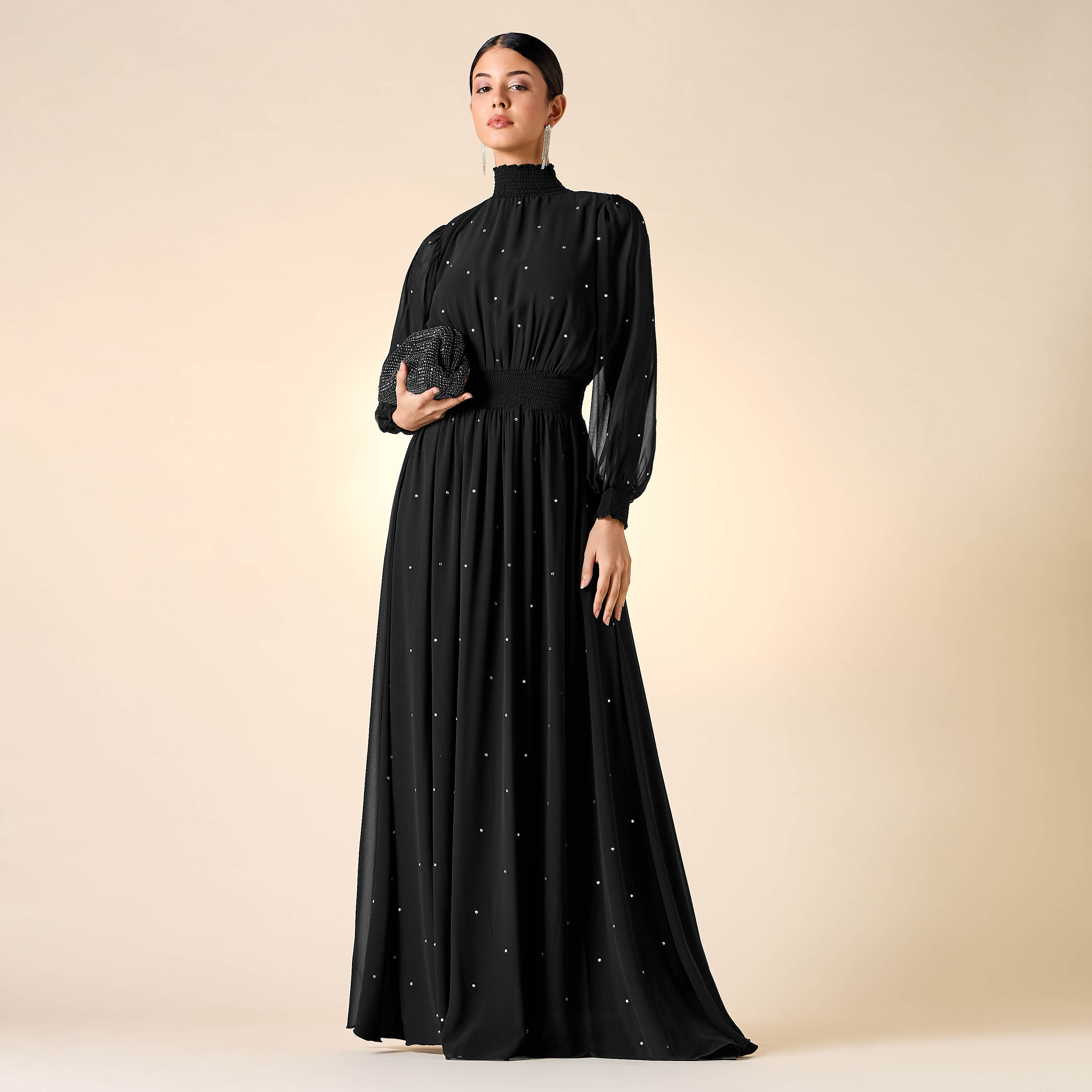 فستان مزين بياقة عالية وأكمام واسعة من جولدن آبل-women-clothing-dresses-image-1