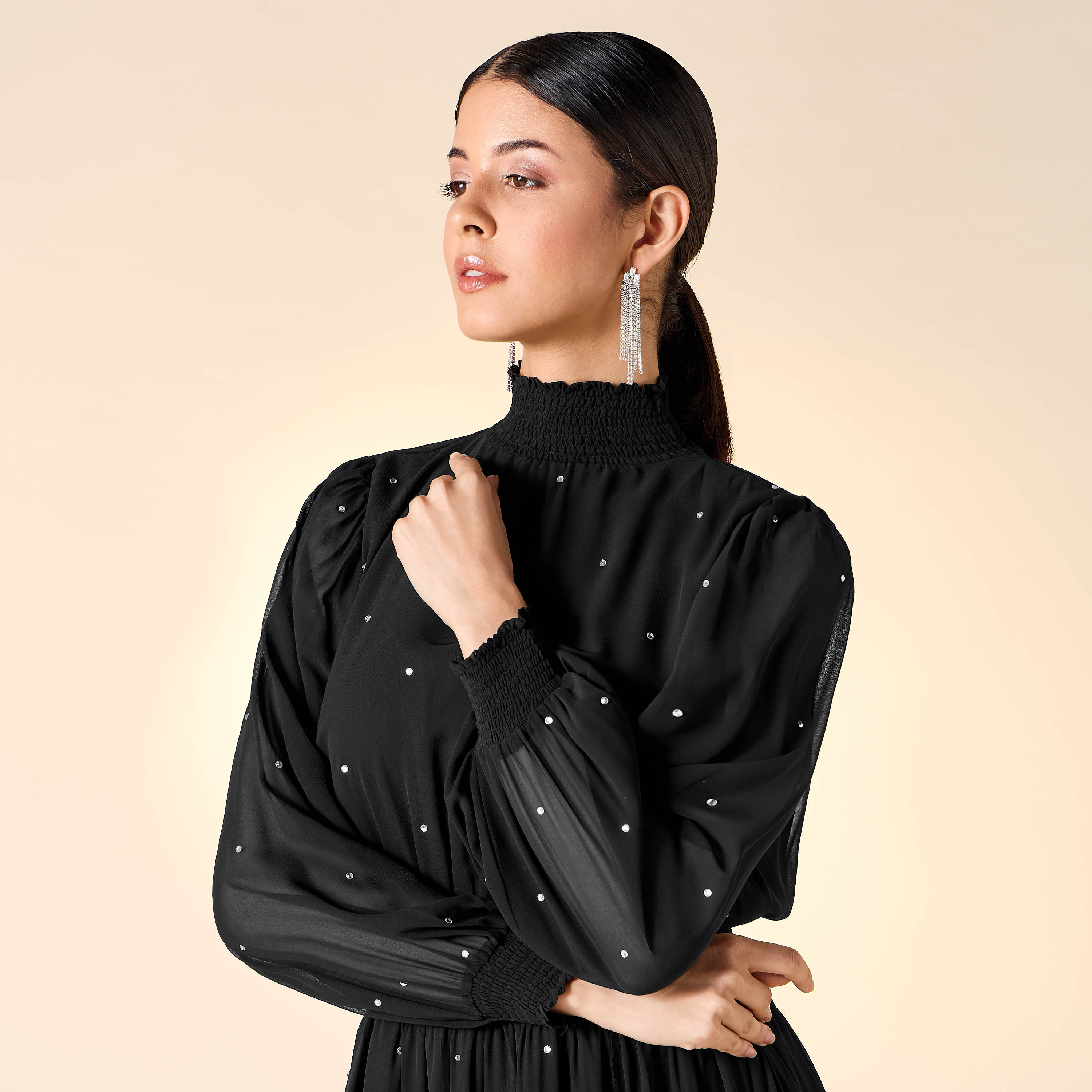 فستان مزين بياقة عالية وأكمام واسعة من جولدن آبل-women-clothing-dresses-image-4