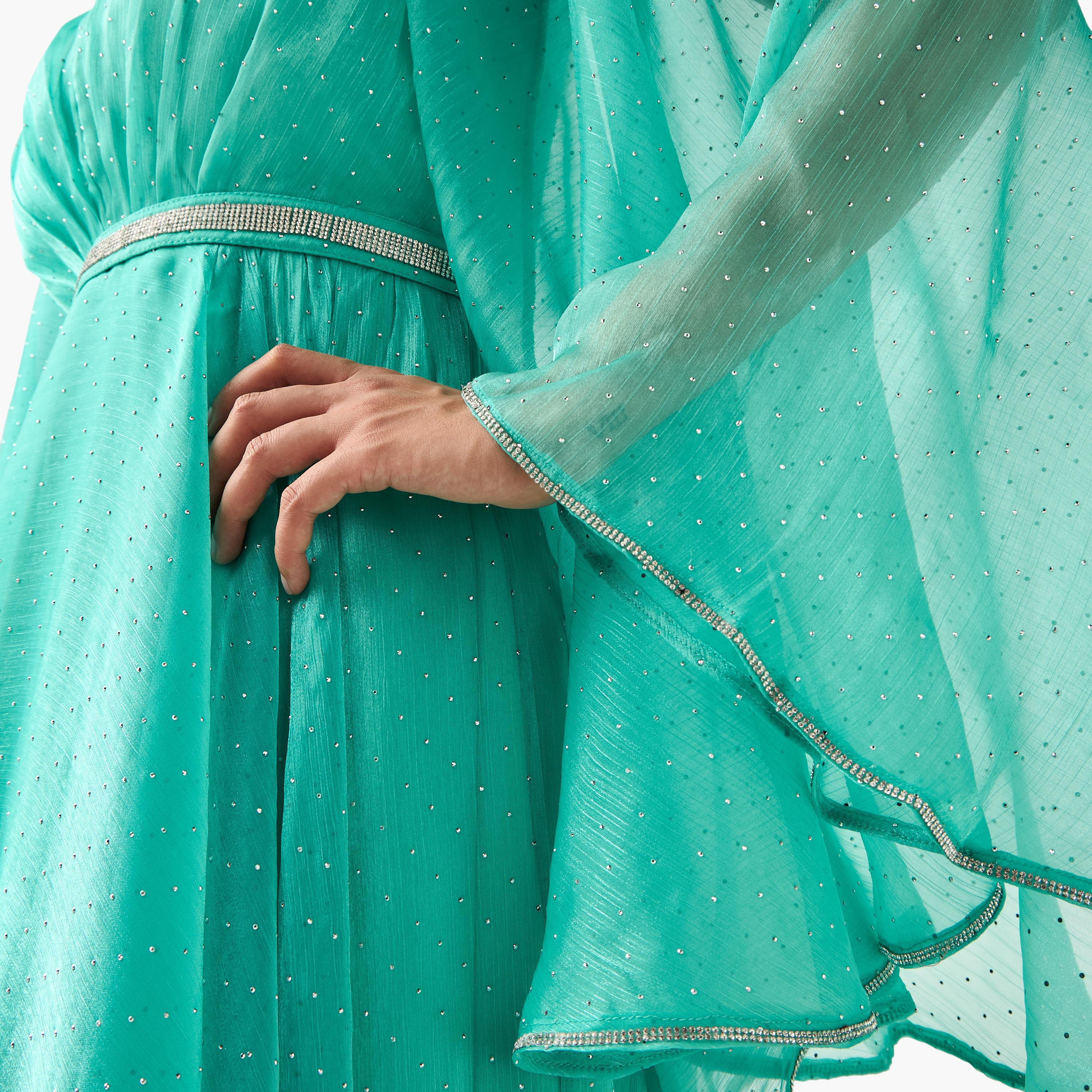 فستان ماكسي مزين بياقة V وأكمام طويلة واسعة من جولدن أبل-women-clothing-dresses-image-9