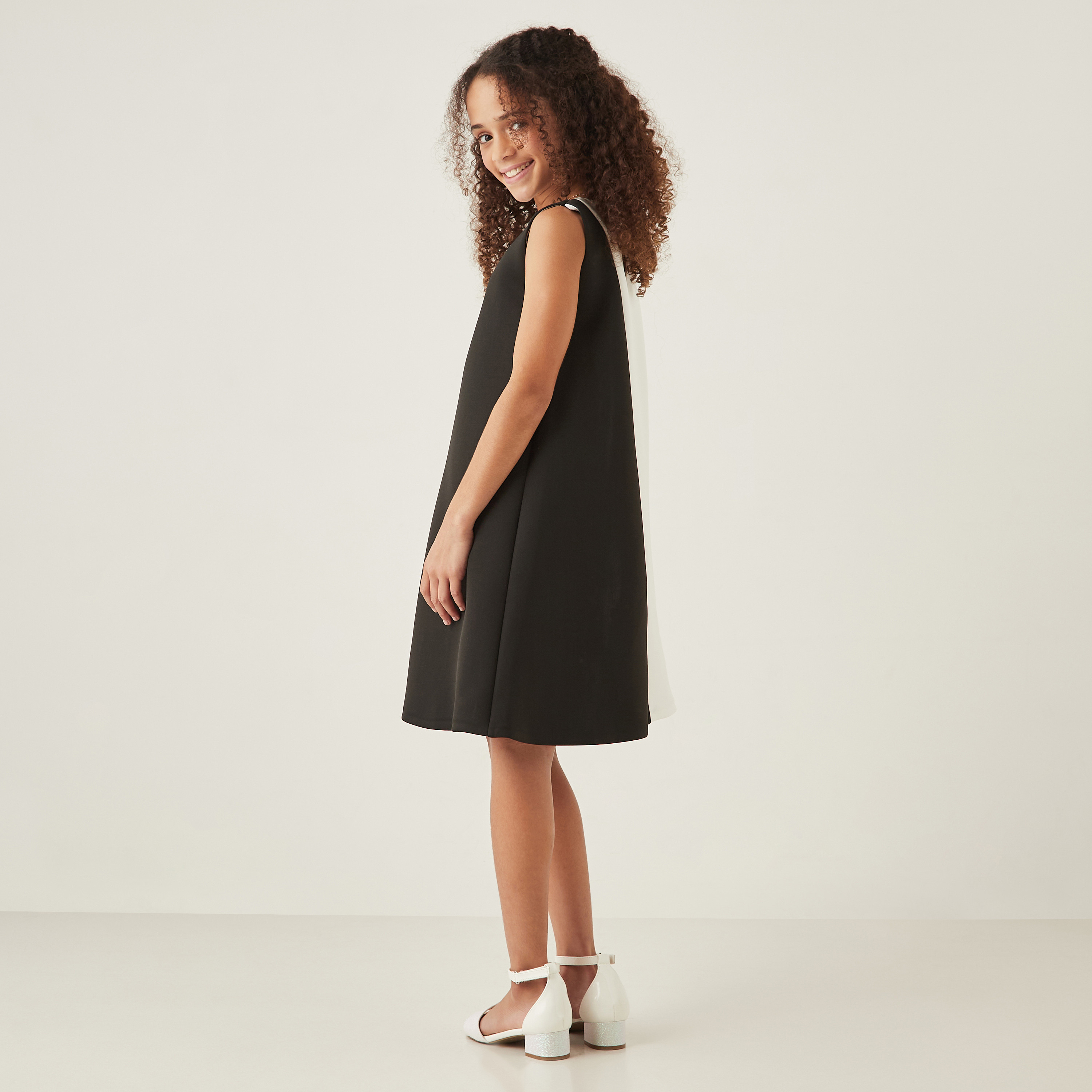 Little Golden Apple Bow Accent Sleeveless Dress with Ruffles-girls-clothing-dressesandjumpsuits-image-8