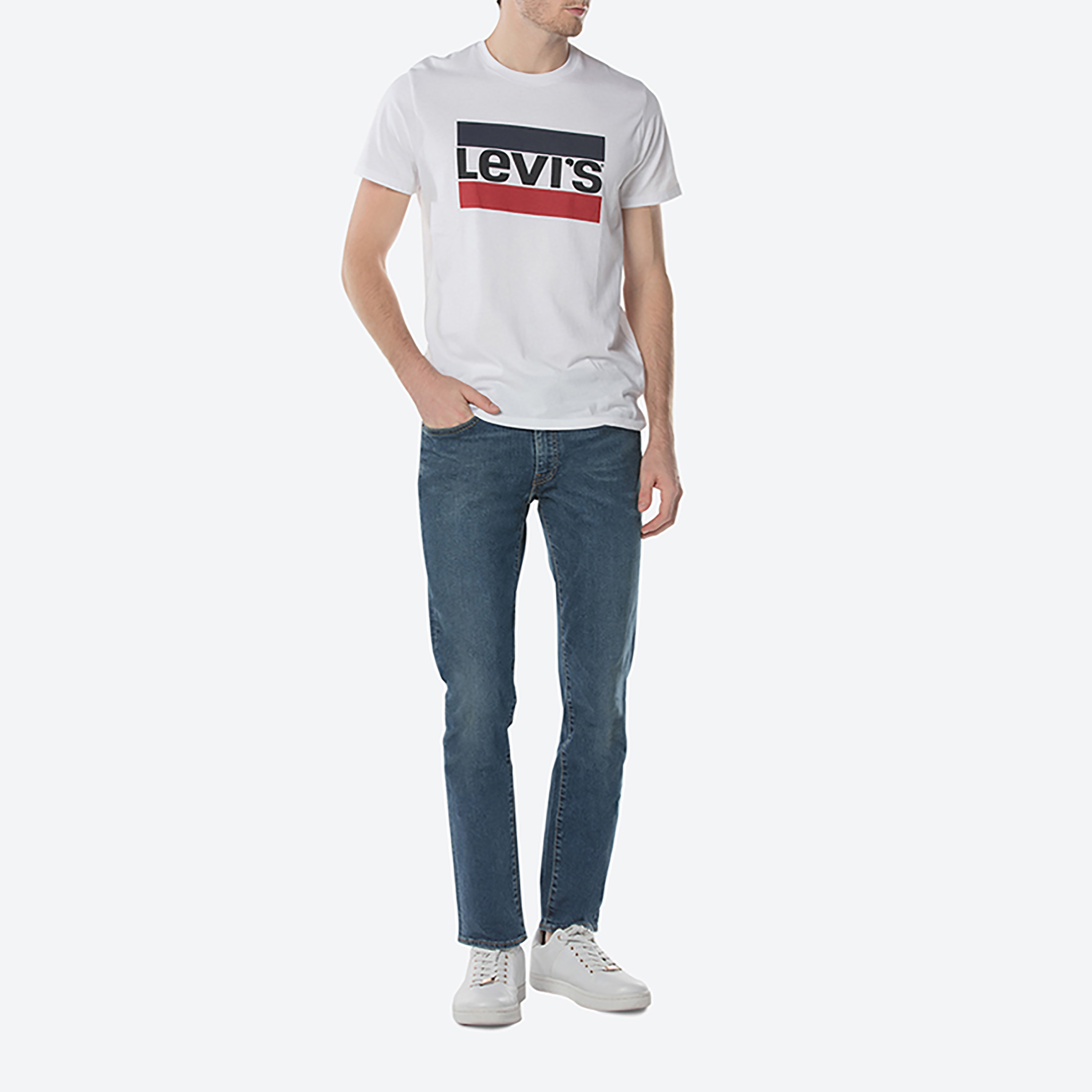 تيشيرت ليفايز بأكمام قصيرة وياقة دائرية مع شعار-men-clothing-tshirtsandpolos-tshirts-image-2